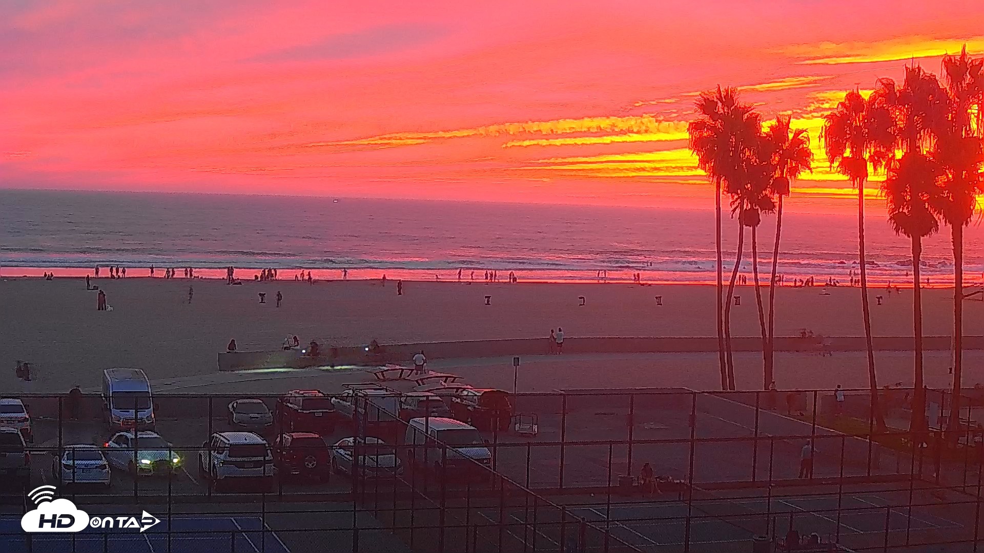 Snapshot of Venice Beach Wide View Live Webcam taken Sep 26, 2026, 7:00pm PDT