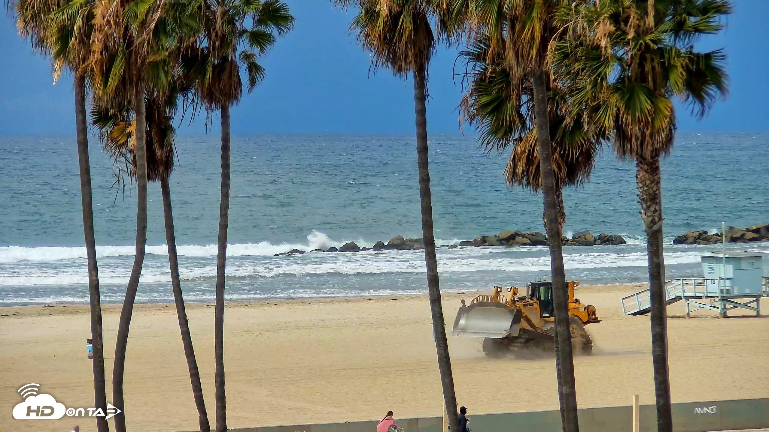 Snapshot of Venice Beach Wide View Live Webcam taken Oct 21, 2026, 10:57am PDT