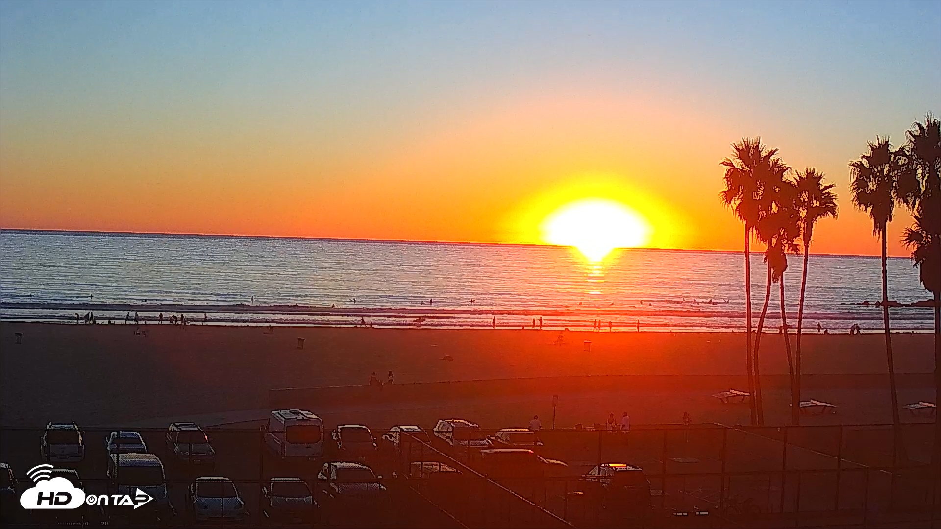 Snapshot of Venice Beach Wide View Live Webcam taken Oct 29, 2025, 6:02pm PDT