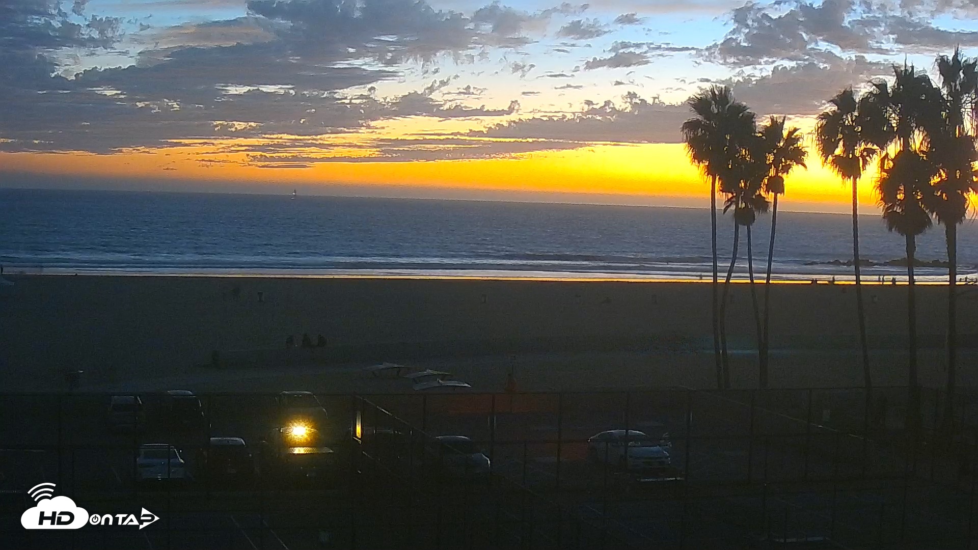 Snapshot of Venice Beach Wide View Live Webcam taken Sep 27, 2026, 7:15pm PDT