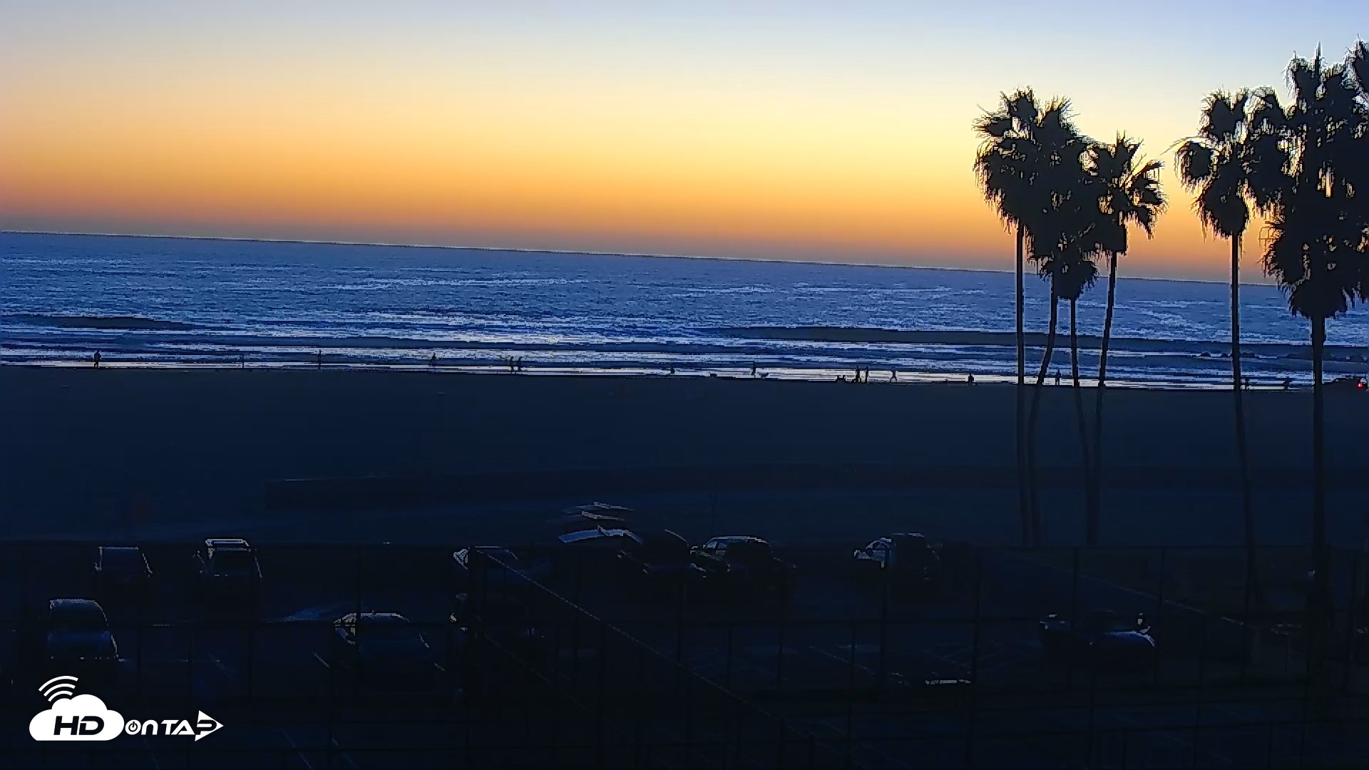 Snapshot of Venice Beach Wide View Live Webcam taken Oct 19, 2026, 6:39pm PDT