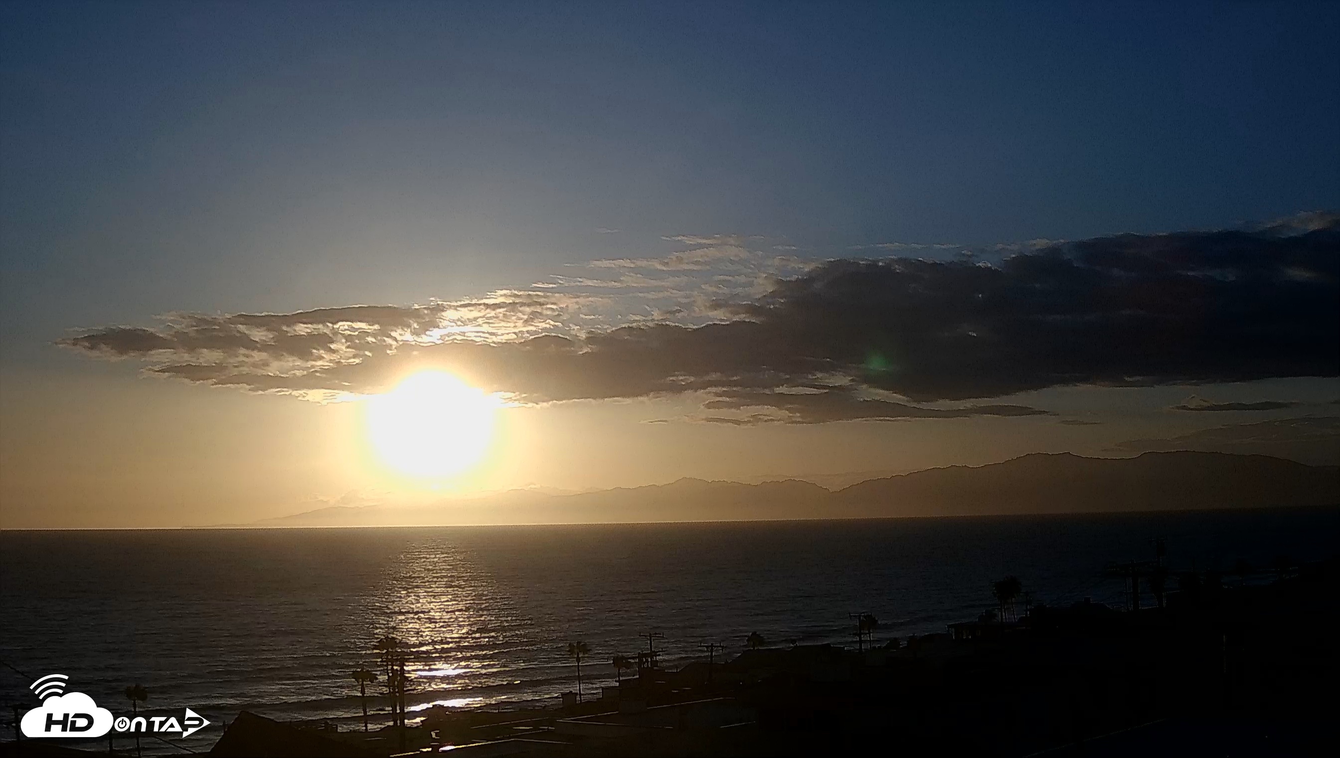 Snapshot of Santa Monica Bay Live Webcam taken May 27, 2026, 7:37pm PDT