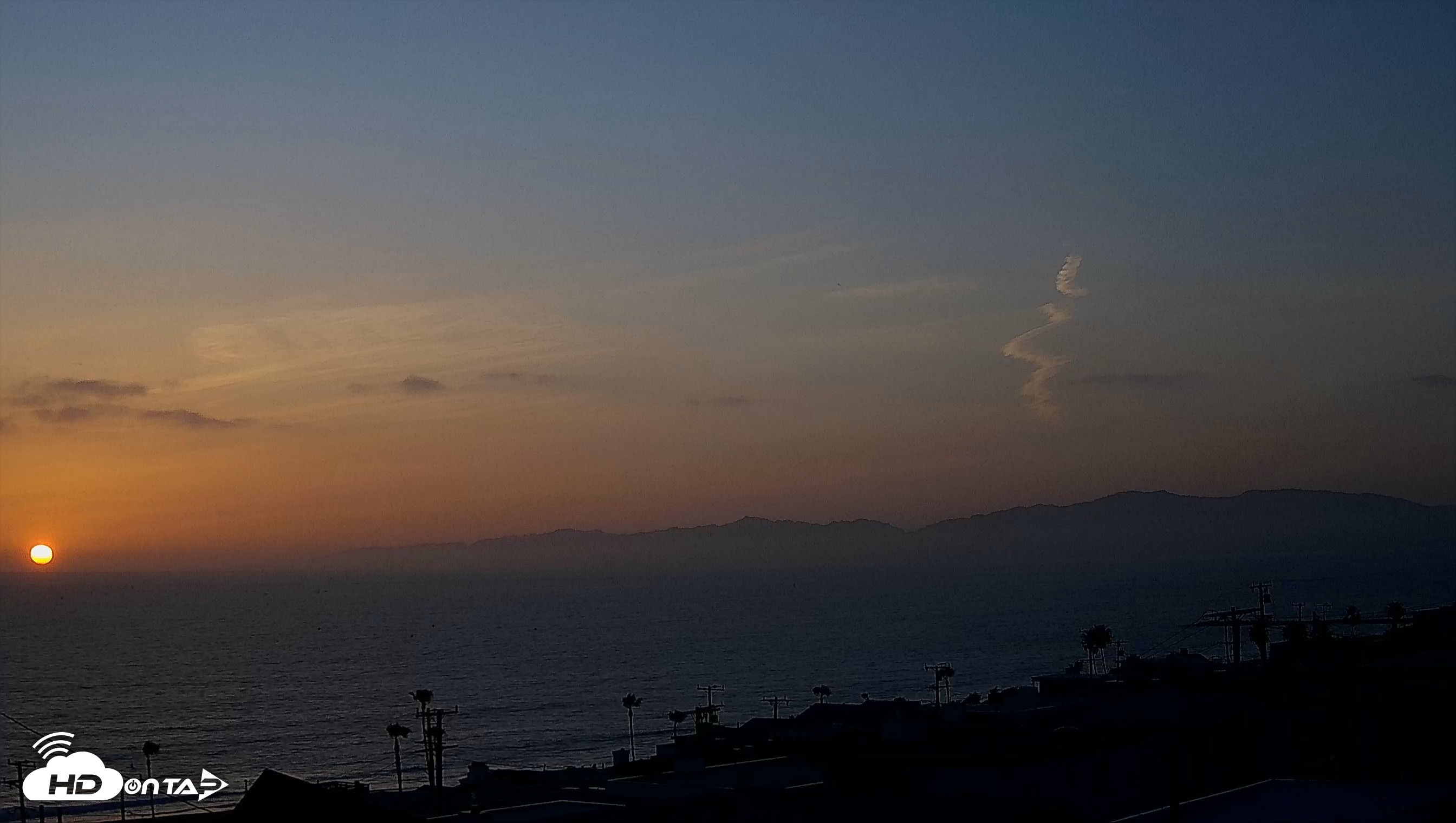 Snapshot of Santa Monica Bay Live Webcam taken Apr 16, 2026, 7:23pm PDT