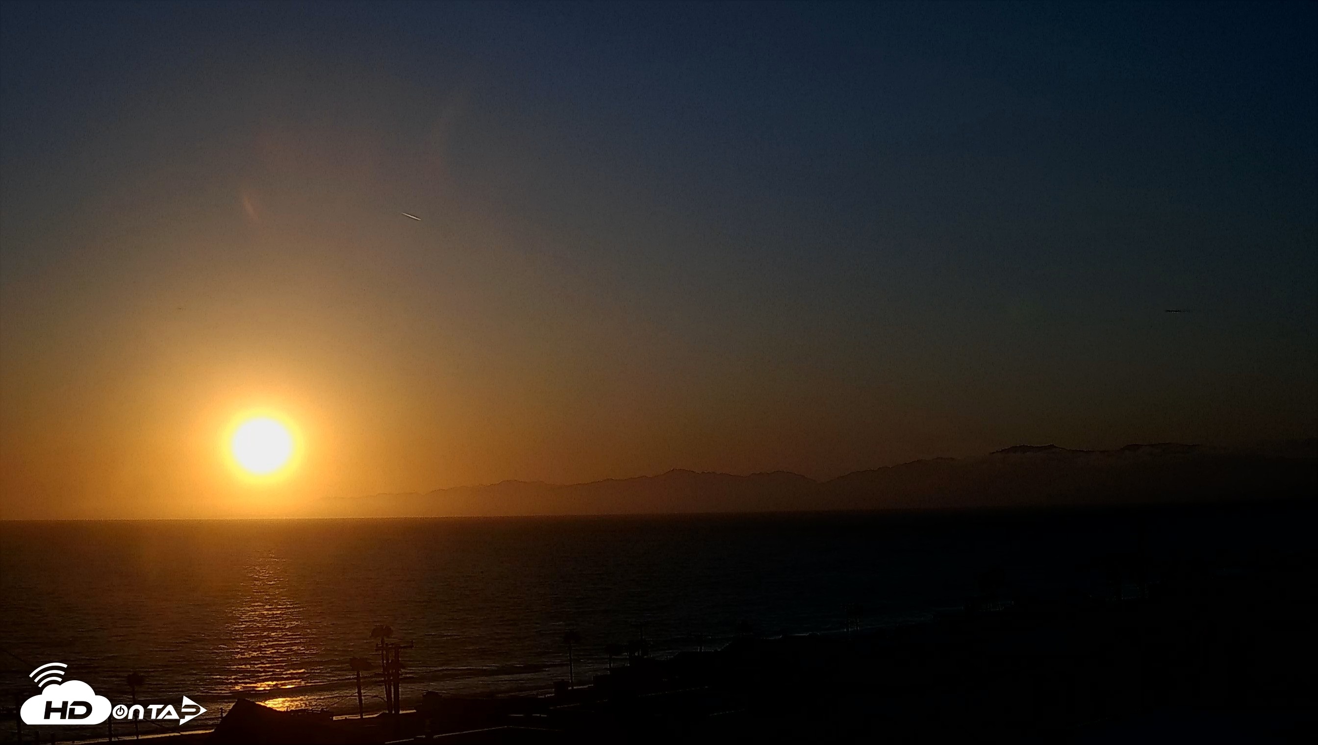 Snapshot of Santa Monica Bay Live Webcam taken May 6, 2026, 7:29pm PDT