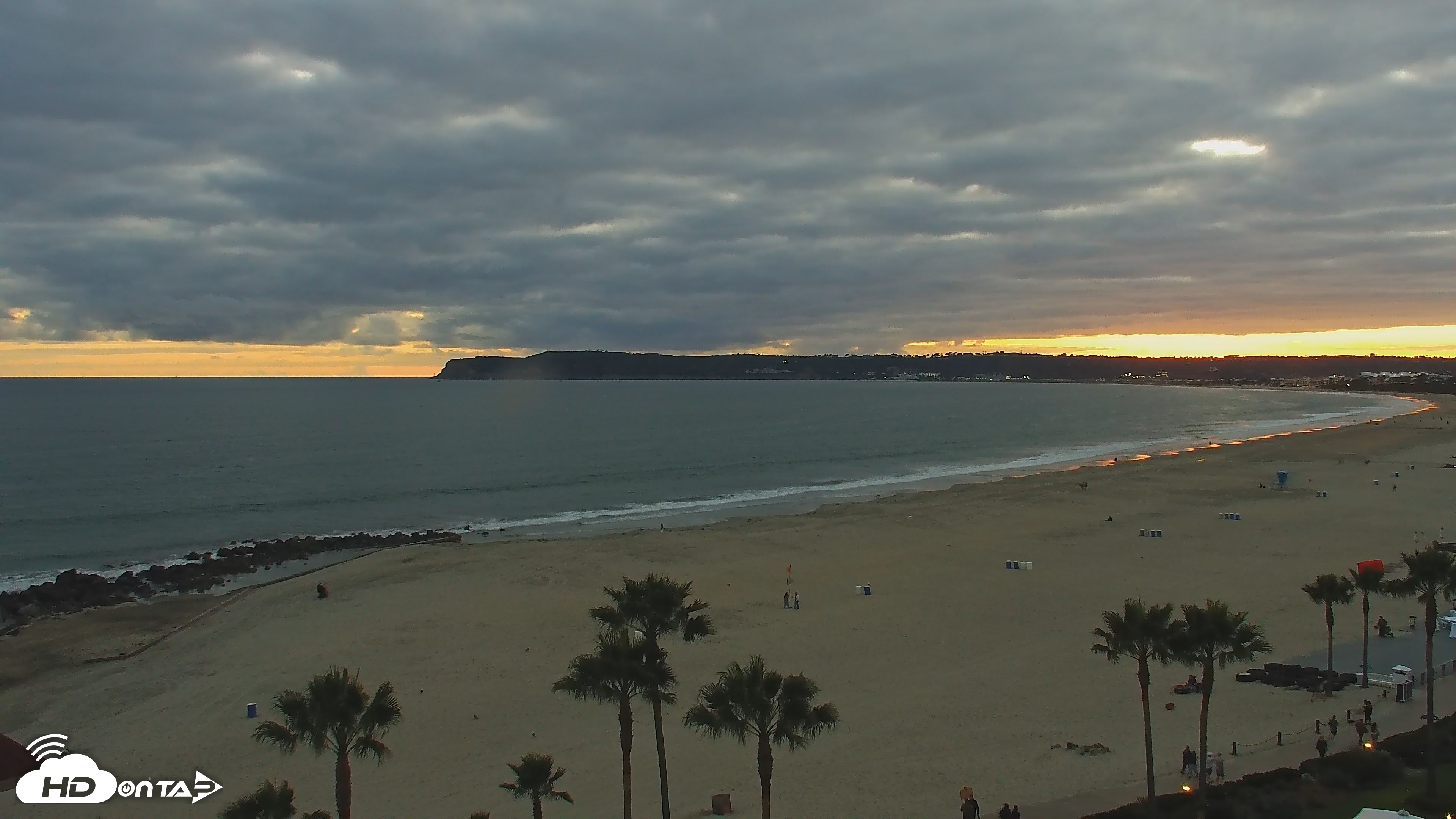 Snapshot of Hotel Del Coronado 4K Roaming Live Cam taken Apr 26, 2026, 7:34pm PDT