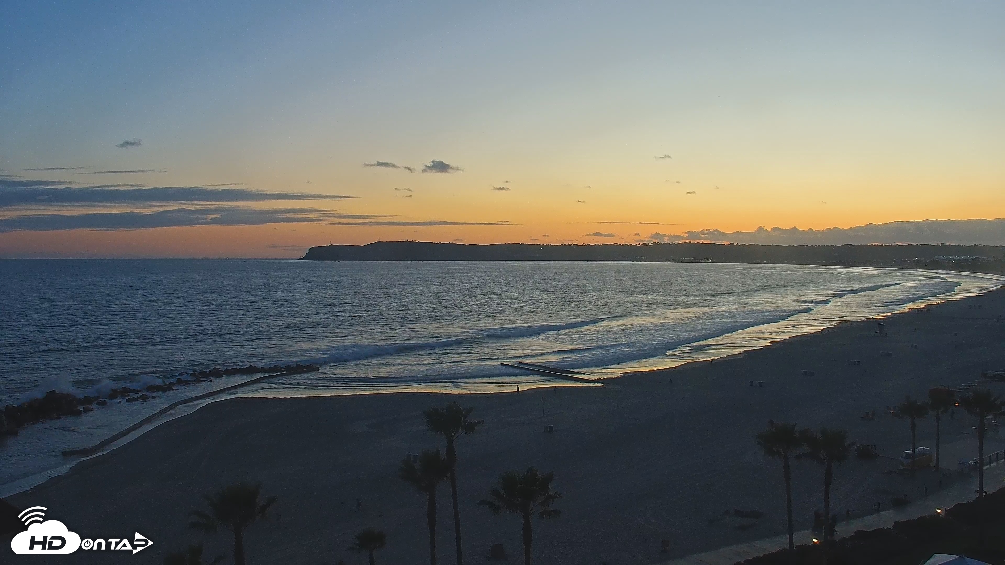 Snapshot of Hotel Del Coronado 4K Roaming Live Cam taken Apr 25, 2025, 7:38pm PDT
