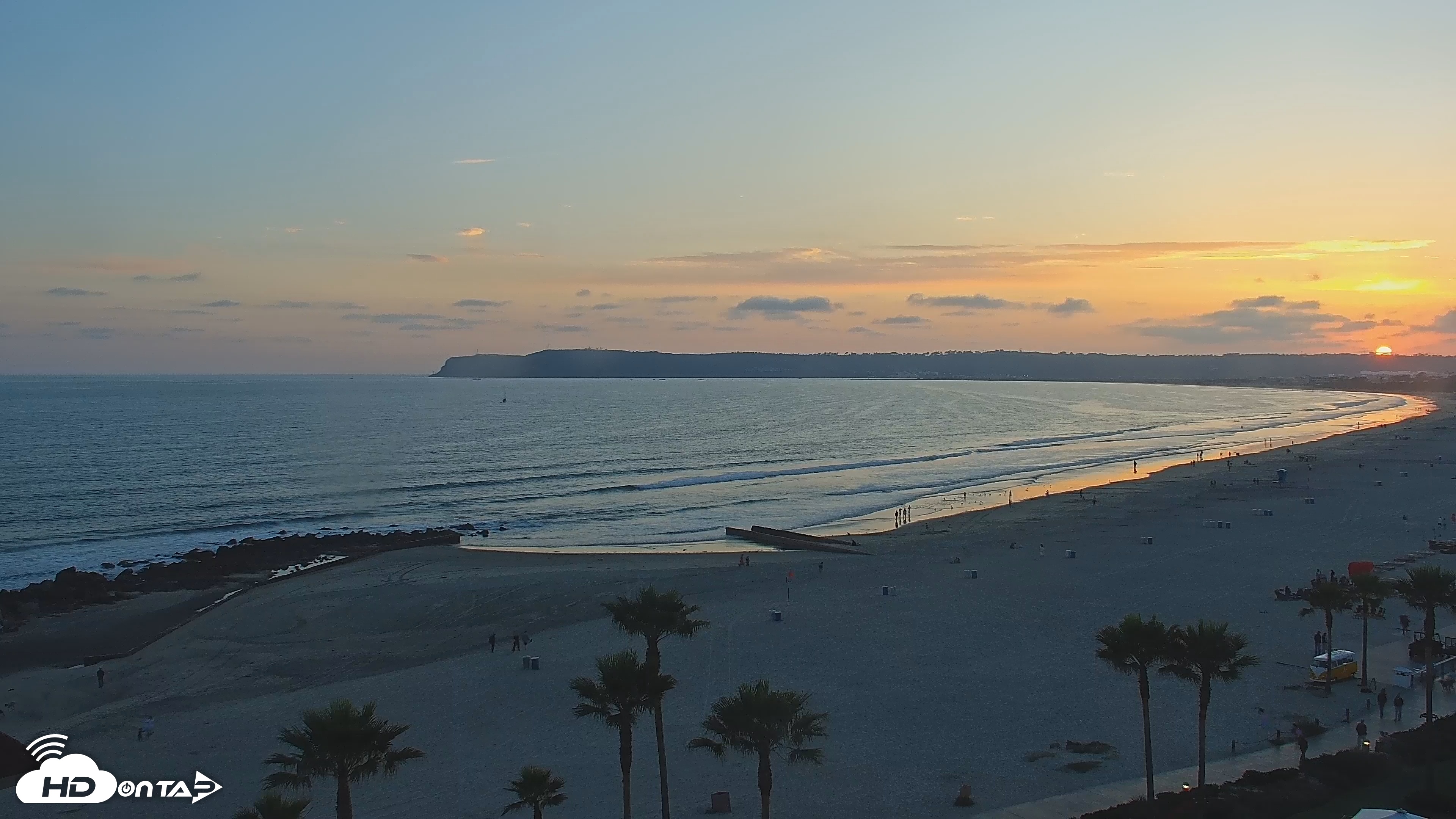 Snapshot of Hotel Del Coronado 4K Roaming Live Cam taken May 29, 2025, 7:44pm PDT