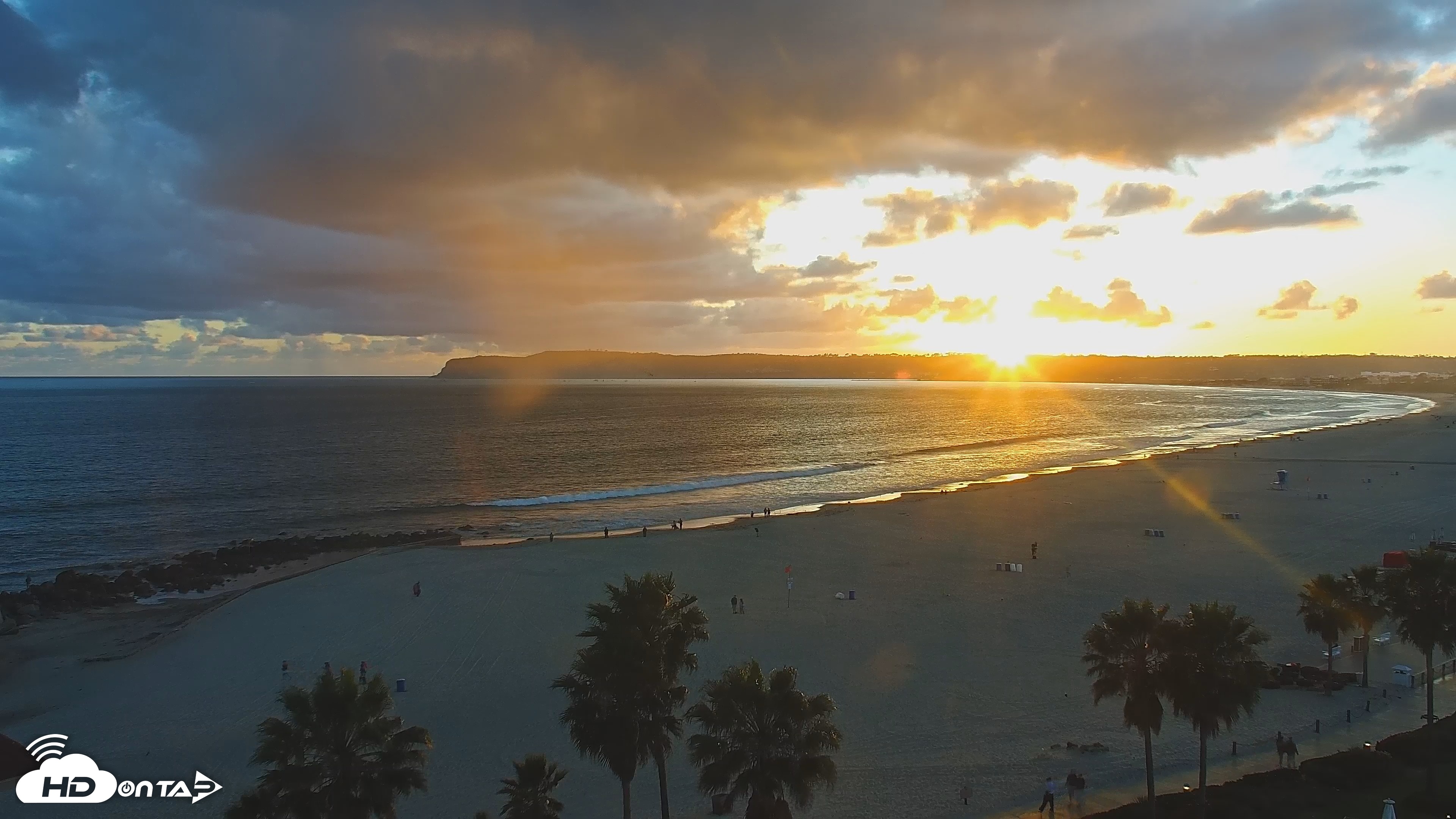 Snapshot of Hotel Del Coronado 4K Roaming Live Cam taken Apr 13, 2026, 7:10pm PDT