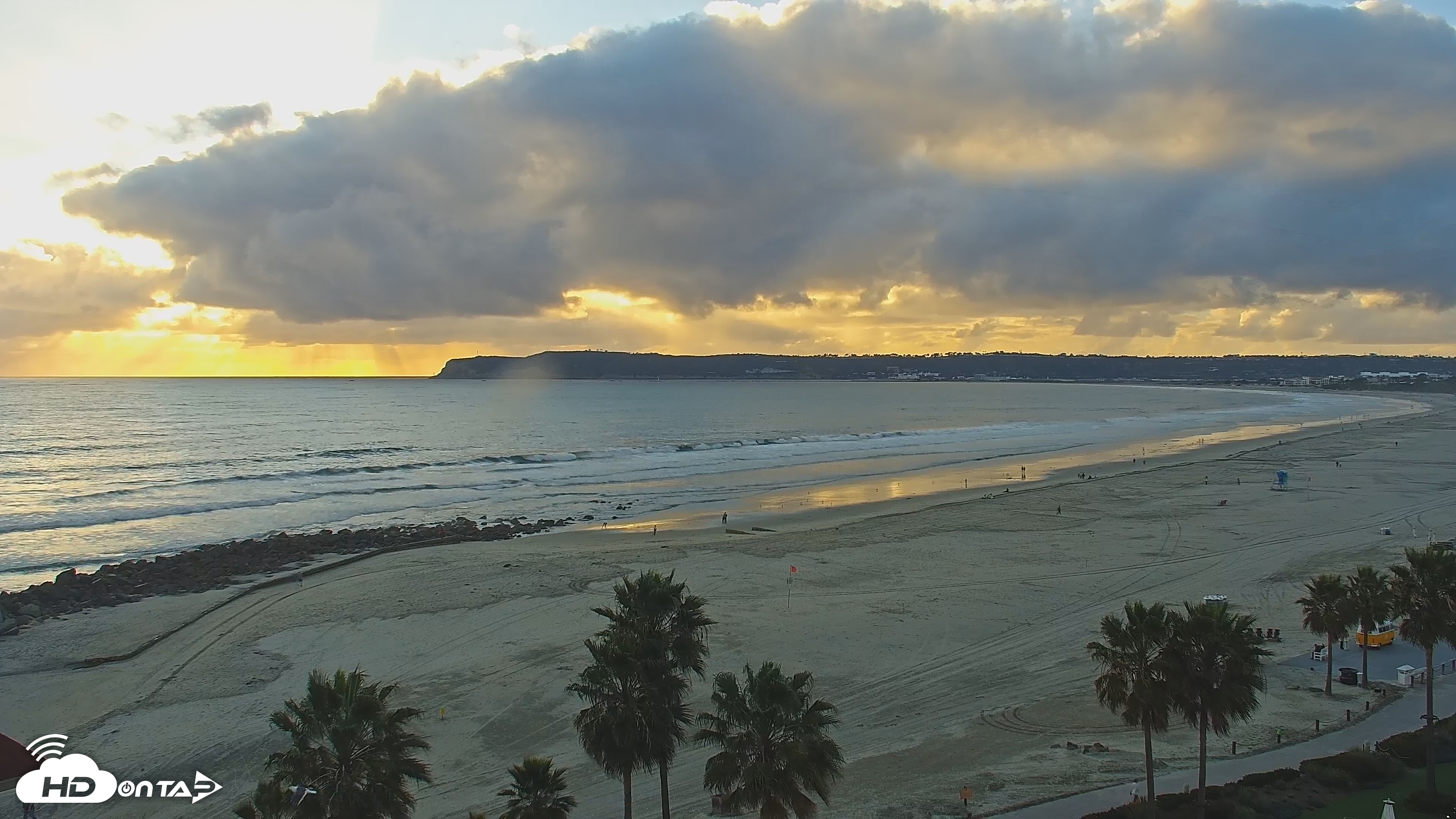 Snapshot of Hotel Del Coronado 4K Roaming Live Cam taken Feb 17, 2026, 5:00pm PST