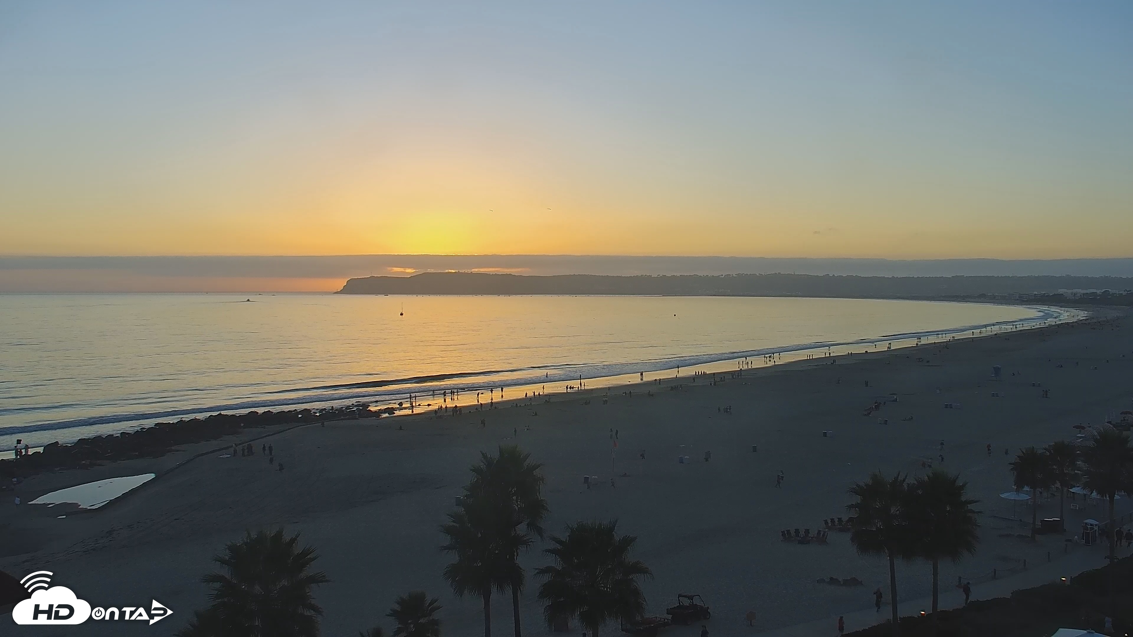 Snapshot of Hotel Del Coronado 4K Roaming Live Cam taken Oct 11, 2025, 6:15pm PDT