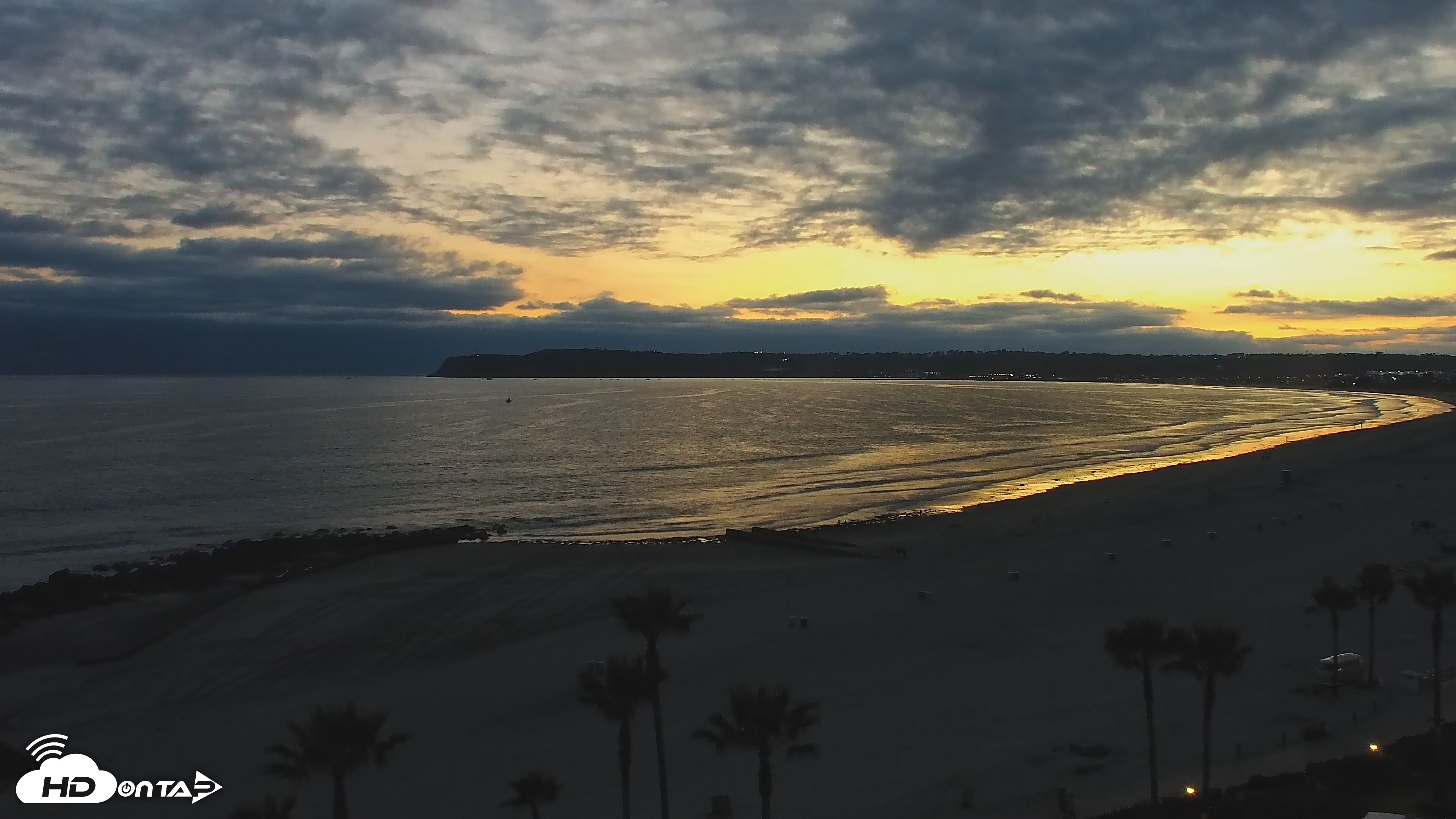 Snapshot of Hotel Del Coronado 4K Roaming Live Cam taken May 1, 2025, 7:46pm PDT