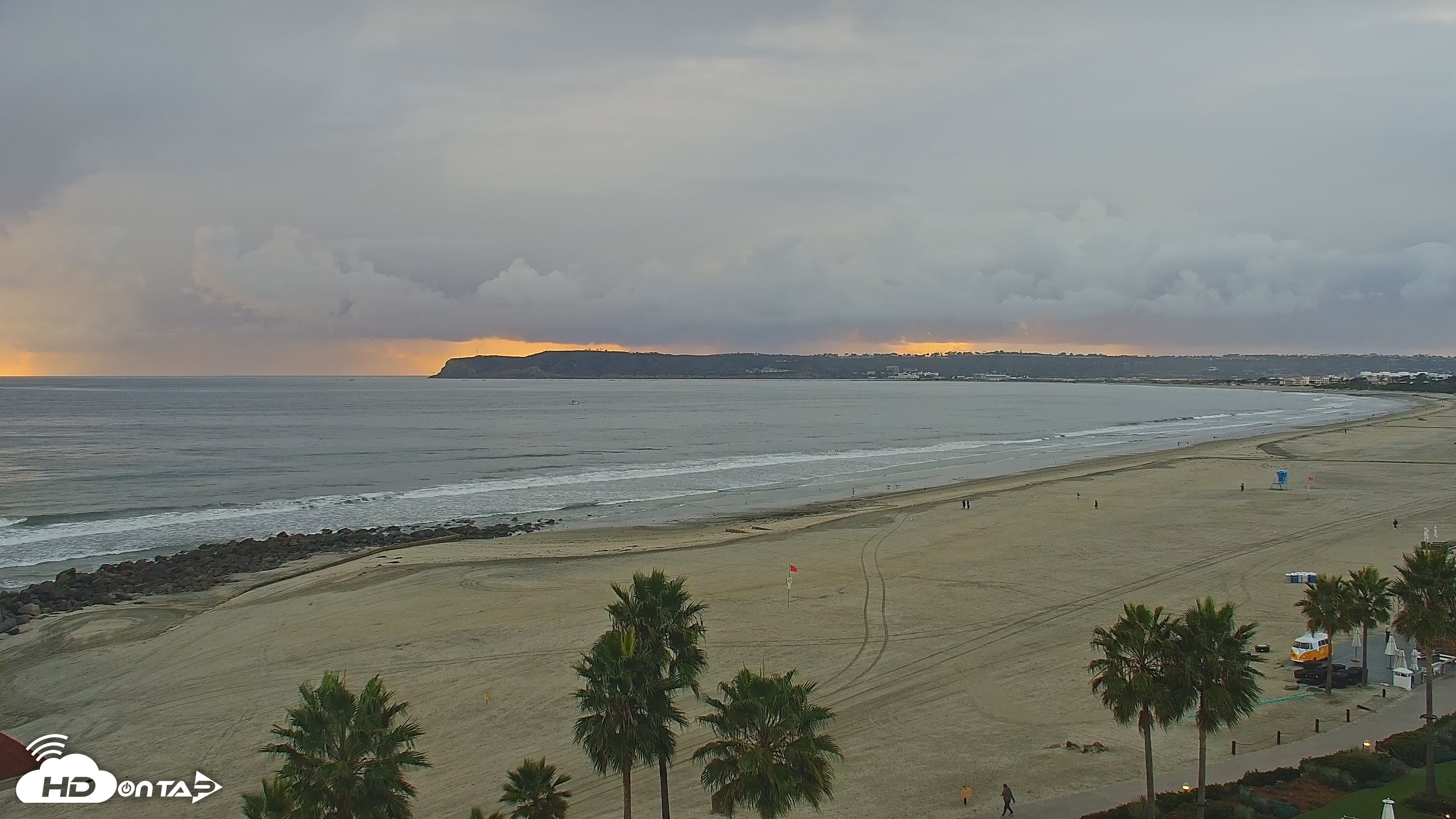 Snapshot of Hotel Del Coronado 4K Roaming Live Cam taken Nov 18, 2025, 4:28pm PST