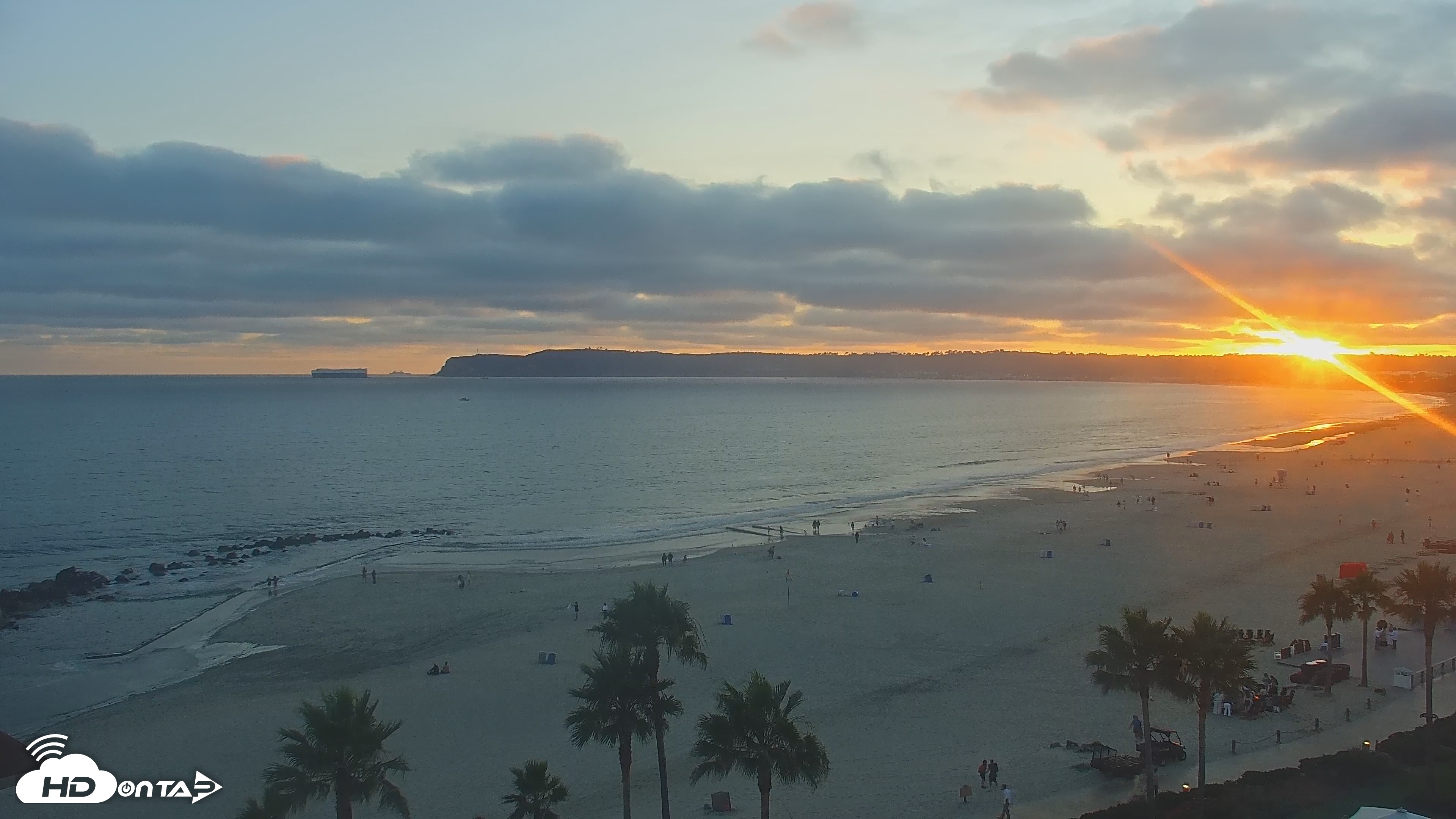 Snapshot of Hotel Del Coronado 4K Roaming Live Cam taken Jul 23, 2025, 7:46pm PDT