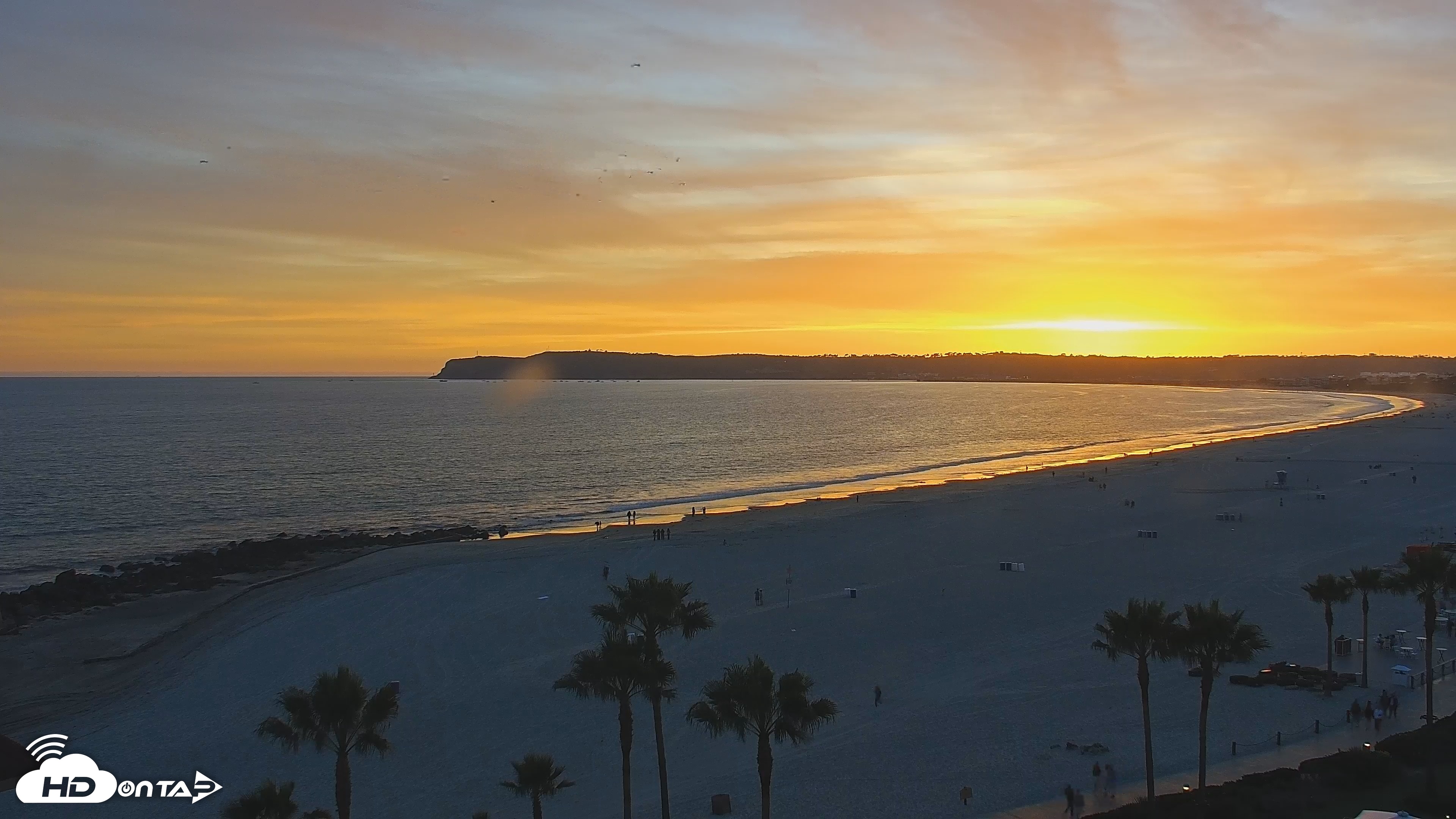 Snapshot of Hotel Del Coronado 4K Roaming Live Cam taken Apr 20, 2026, 7:21pm PDT