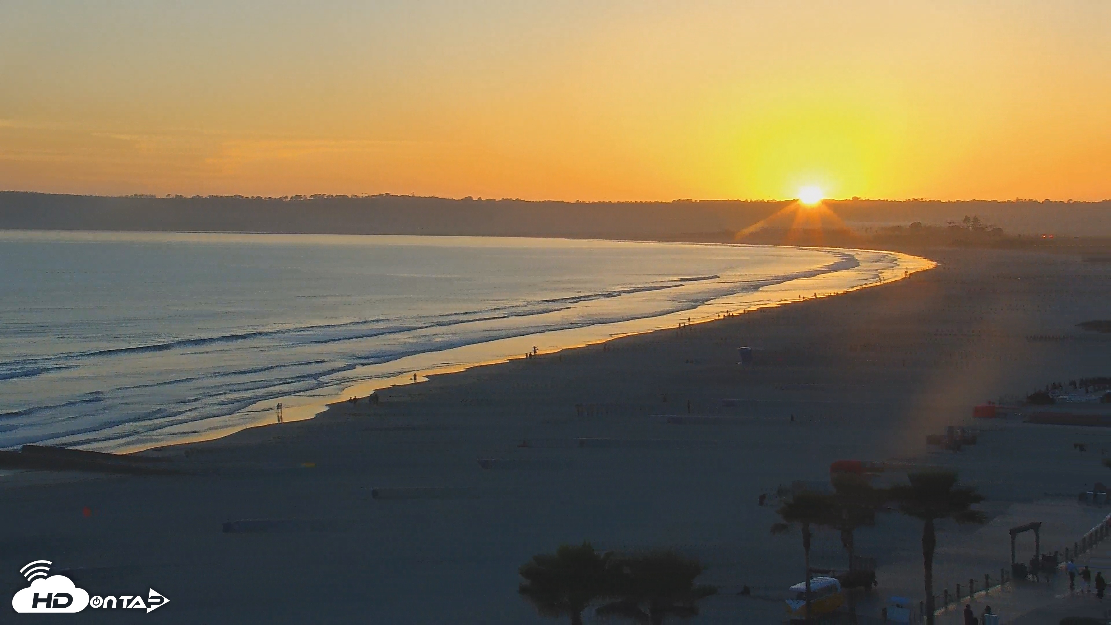 Snapshot of Hotel Del Coronado 4K Roaming Live Cam taken May 20, 2025, 7:39pm PDT