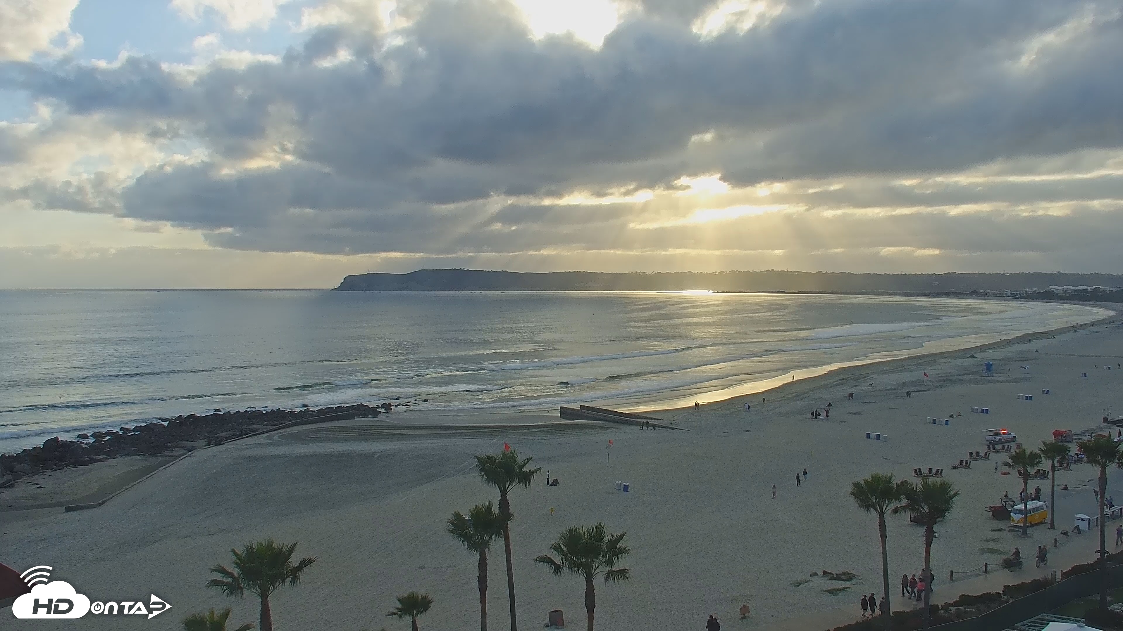 Snapshot of Hotel Del Coronado 4K Roaming Live Cam taken Apr 18, 2025, 6:22pm PDT