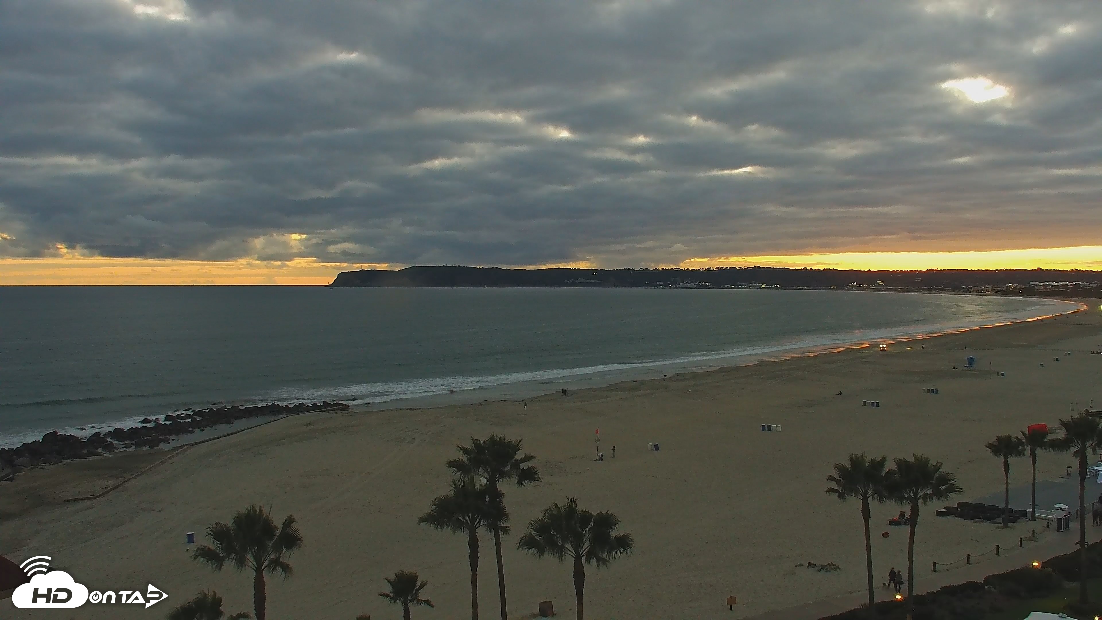 Snapshot of Hotel Del Coronado 4K Roaming Live Cam taken Apr 26, 2026, 7:36pm PDT