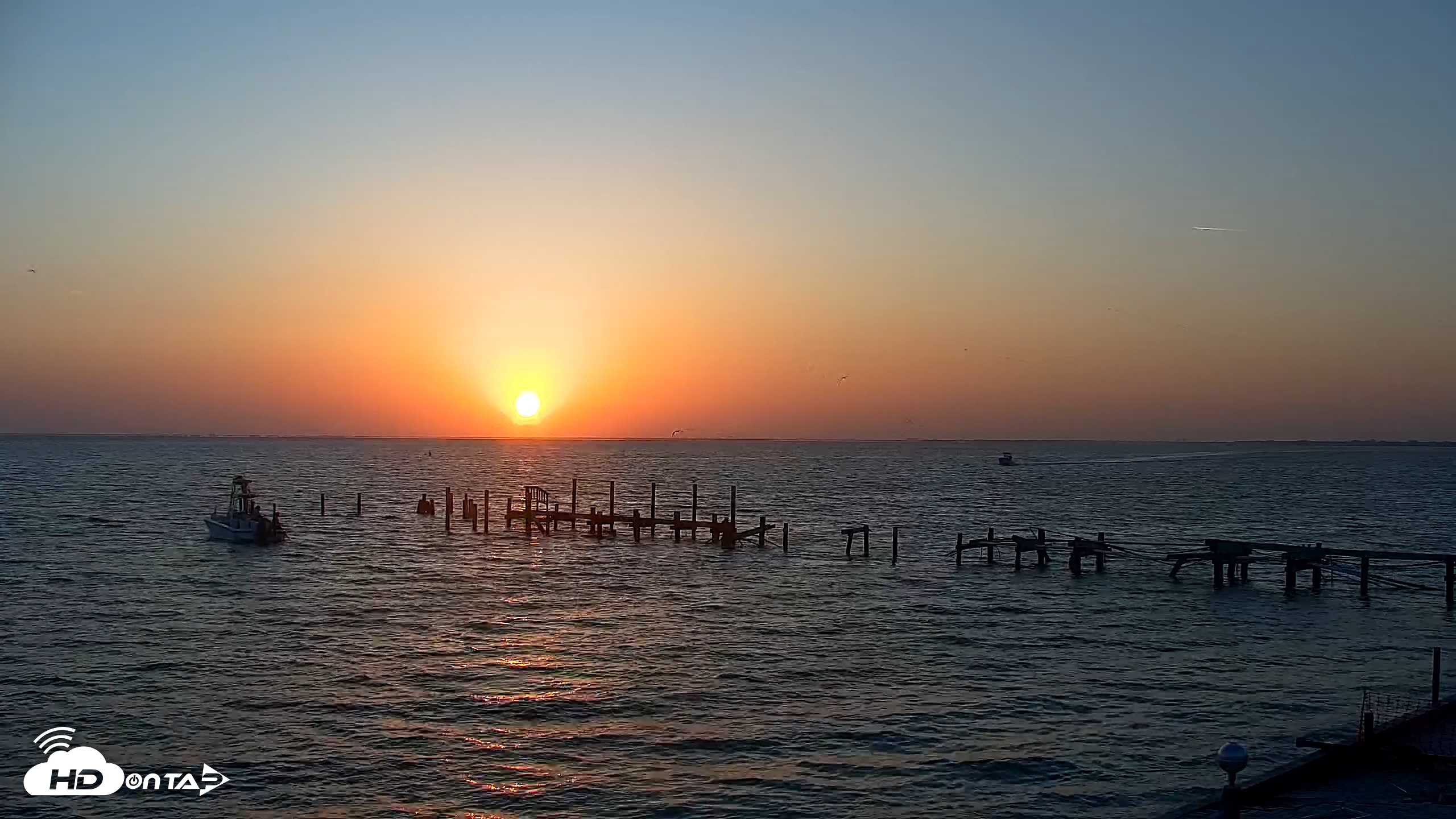 Snapshot of Rod & Reel Pier Live Webcam taken Apr 26, 2025, 7:03am EDT