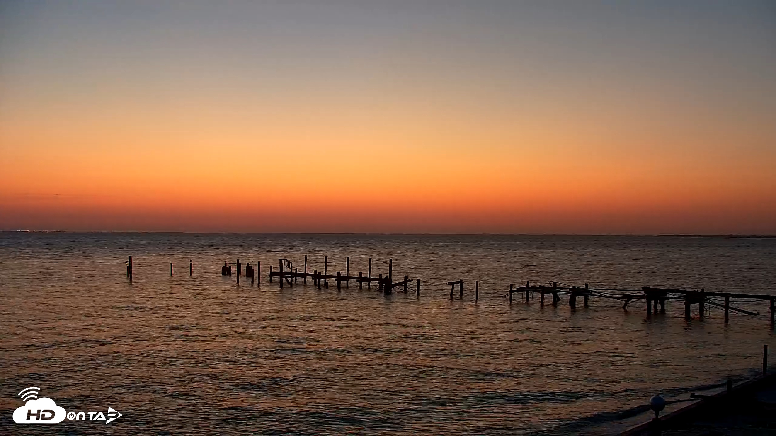 Snapshot of Rod & Reel Pier Live Webcam taken Apr 23, 2025, 6:39am EDT