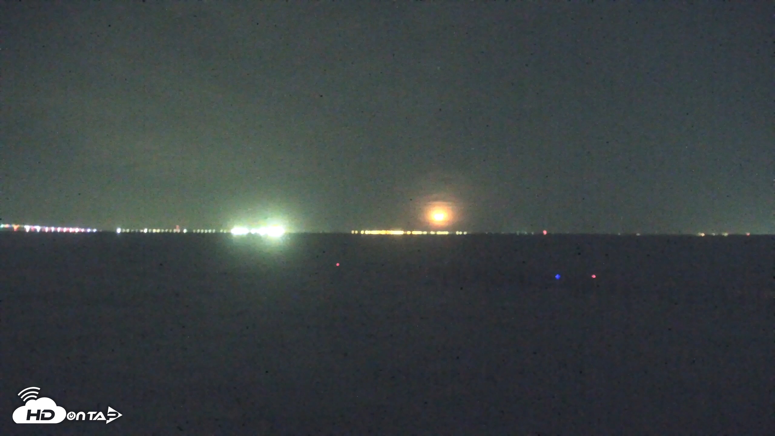 Snapshot of Rod & Reel Pier Live Webcam taken Nov 12, 2025, 12:09am EST