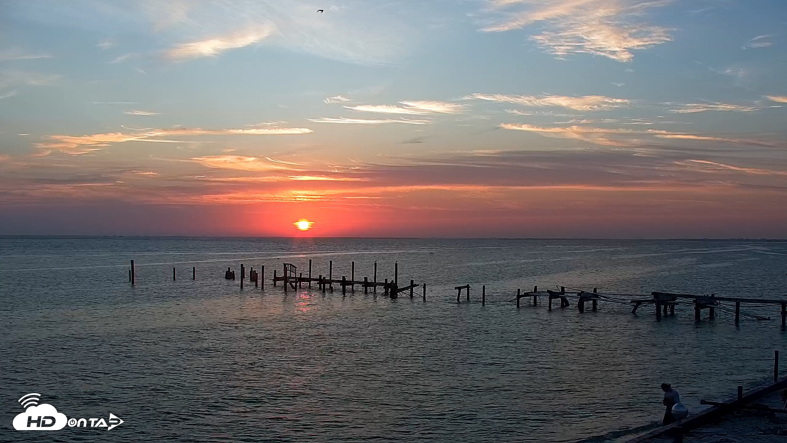 Snapshot of Rod & Reel Pier Live Webcam taken Apr 22, 2025, 7:05am EDT