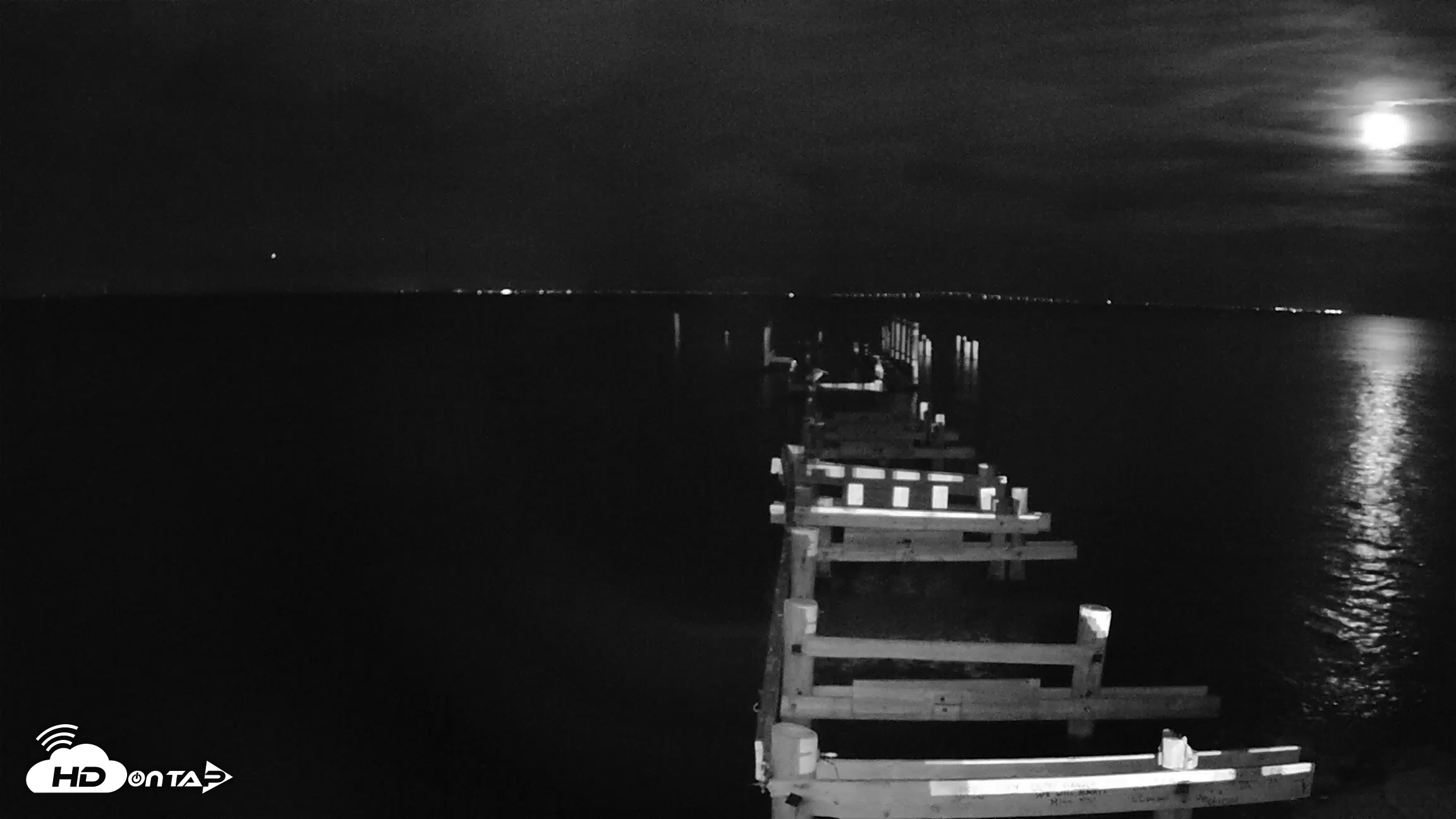 Snapshot of Rod & Reel Pier Live Webcam taken Dec 5, 2025, 7:07pm EST