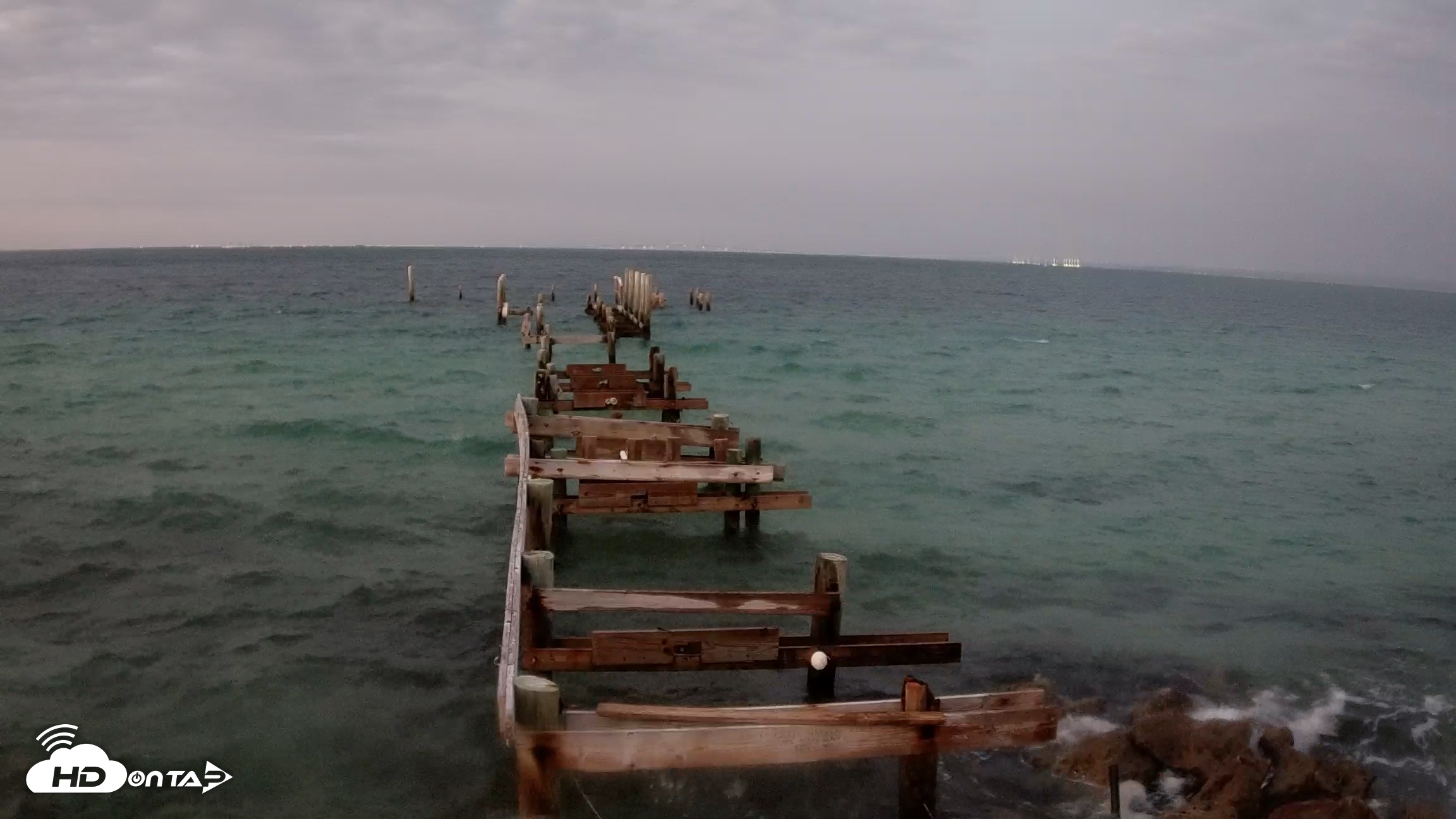 Snapshot of Rod & Reel Pier Live Webcam taken Apr 13, 2026, 8:10pm EDT