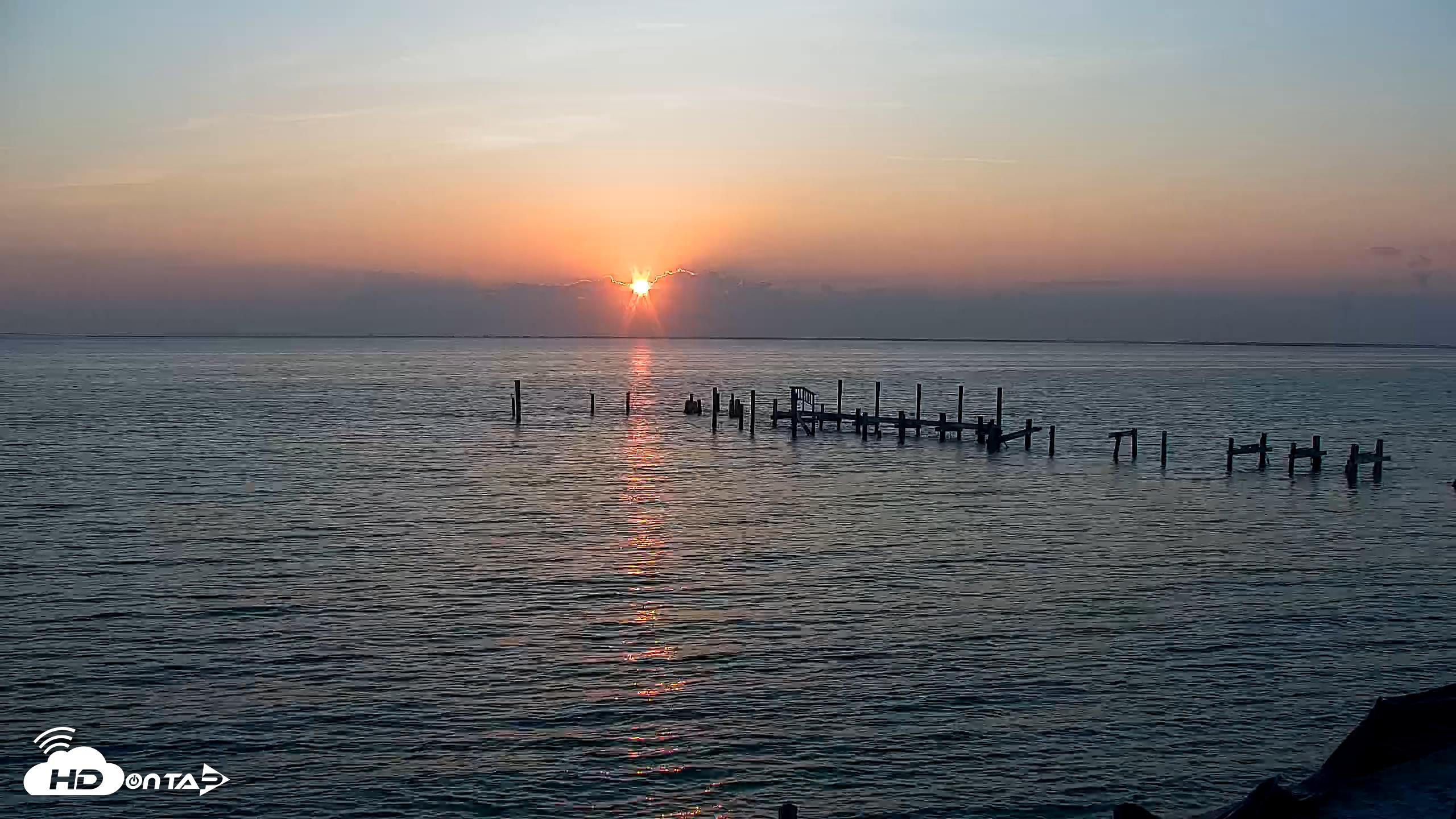 Snapshot of Rod & Reel Pier Live Webcam taken Jul 28, 2025, 7:03am EDT