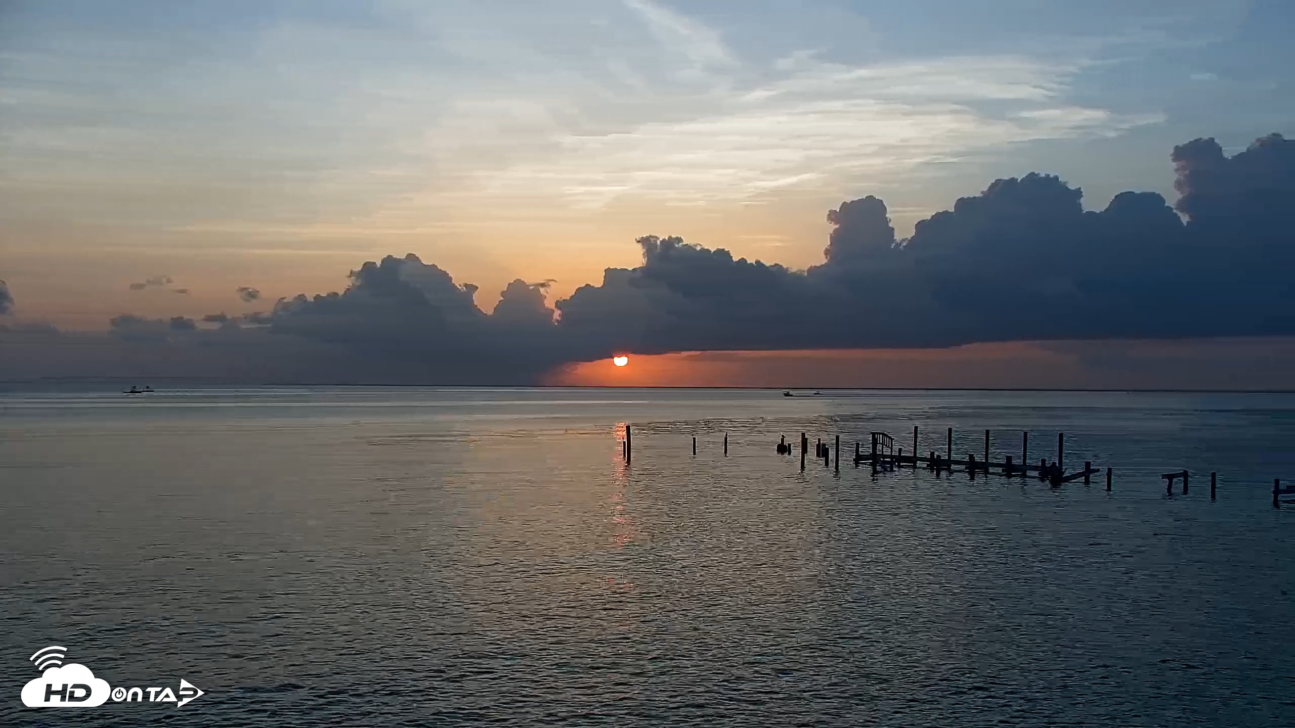 Snapshot of Rod & Reel Pier Live Webcam taken Jun 7, 2025, 6:44am EDT