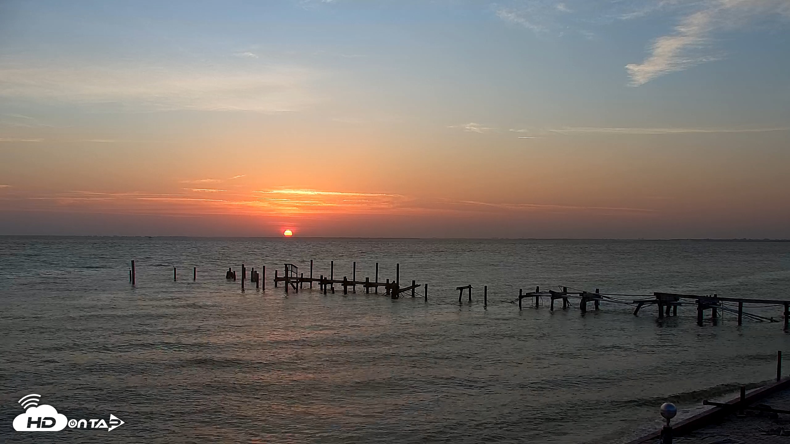 Snapshot of Rod & Reel Pier Live Webcam taken Apr 24, 2025, 7:01am EDT