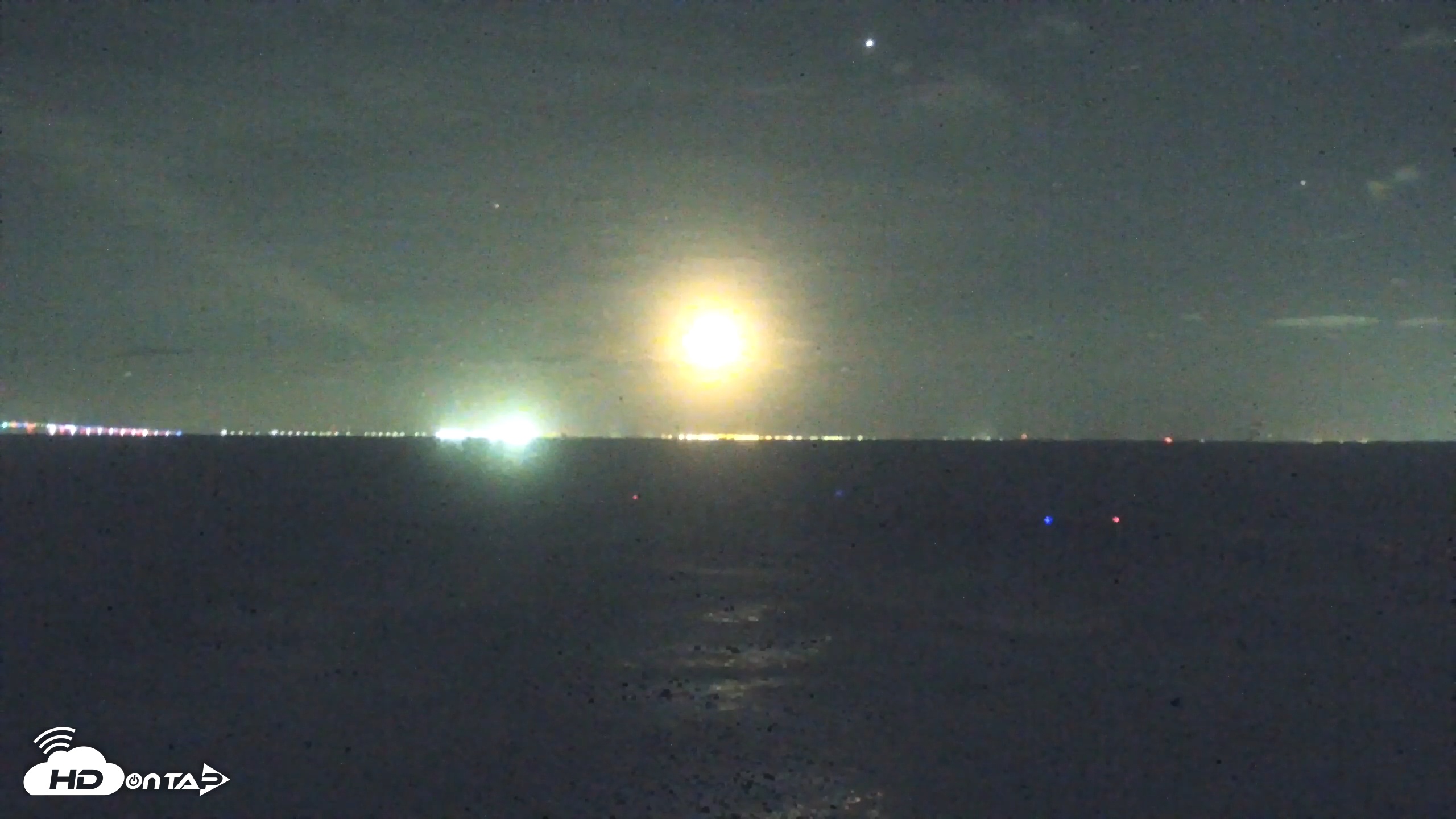 Snapshot of Rod & Reel Pier Live Webcam taken Nov 10, 2025, 11:19pm EST