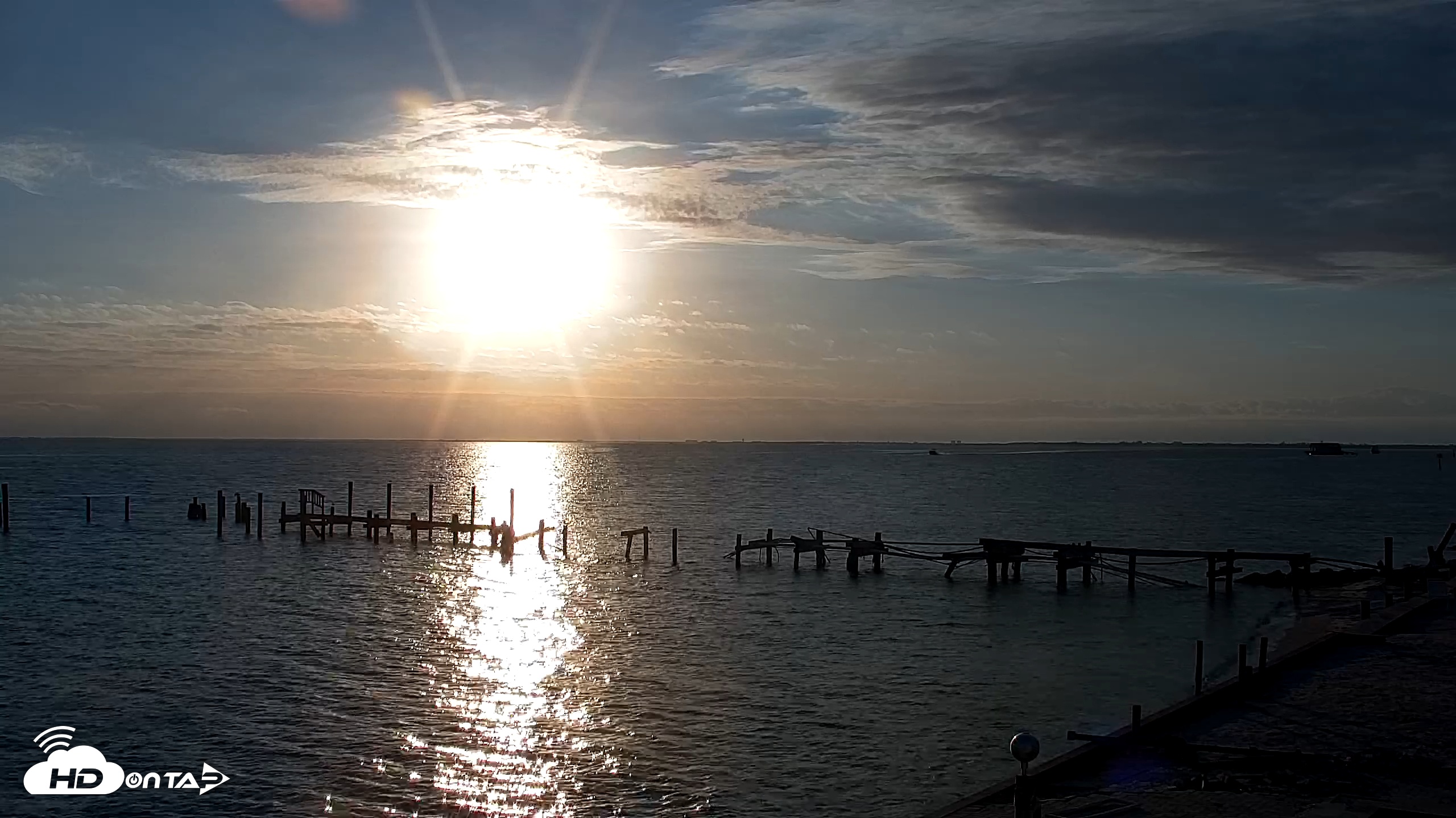 Snapshot of Rod & Reel Pier Live Webcam taken Apr 15, 2025, 7:44am EDT