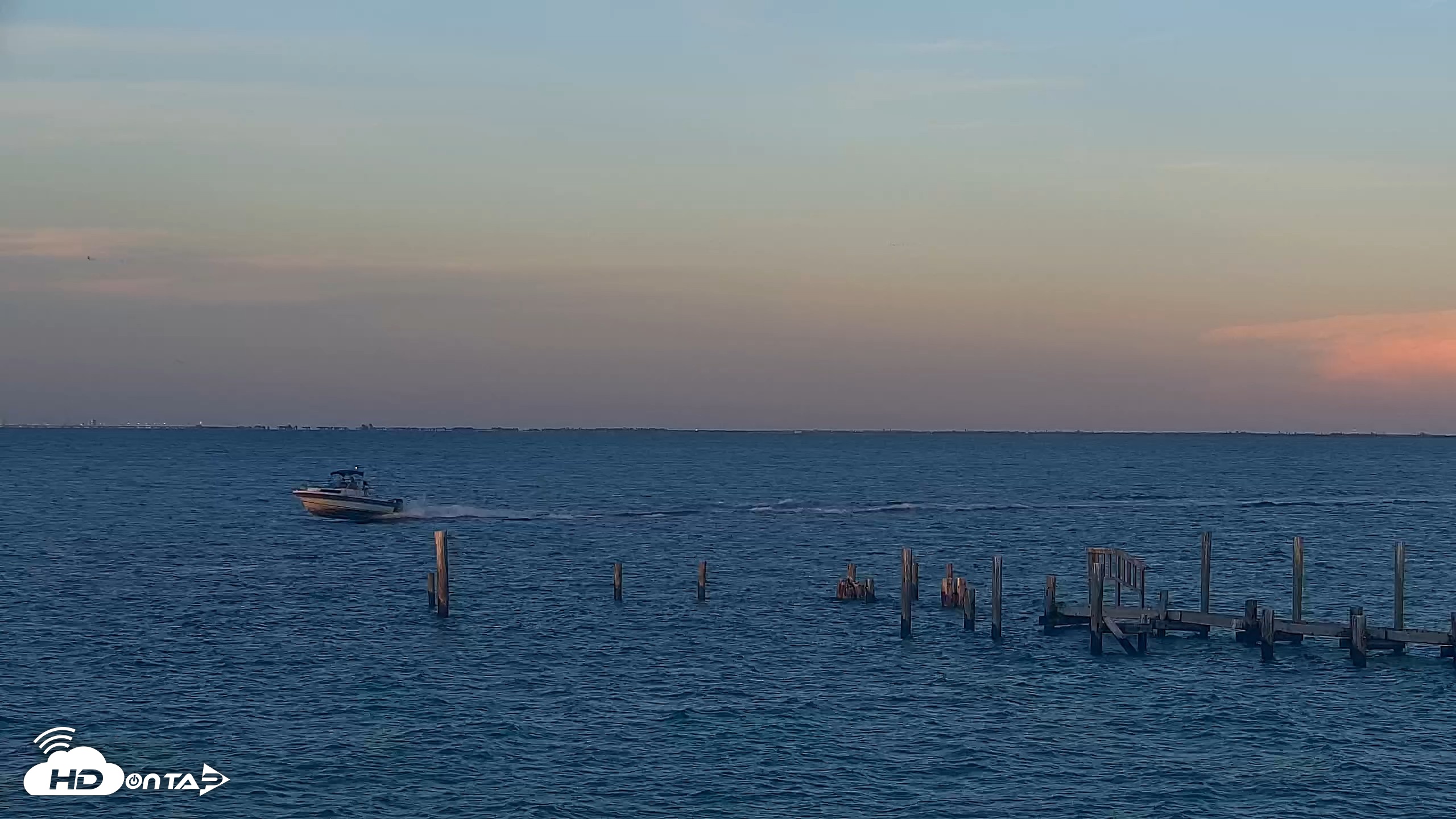 Snapshot of Anna Maria Island Florida Live Webcam taken Apr 26, 2026, 7:48pm EDT