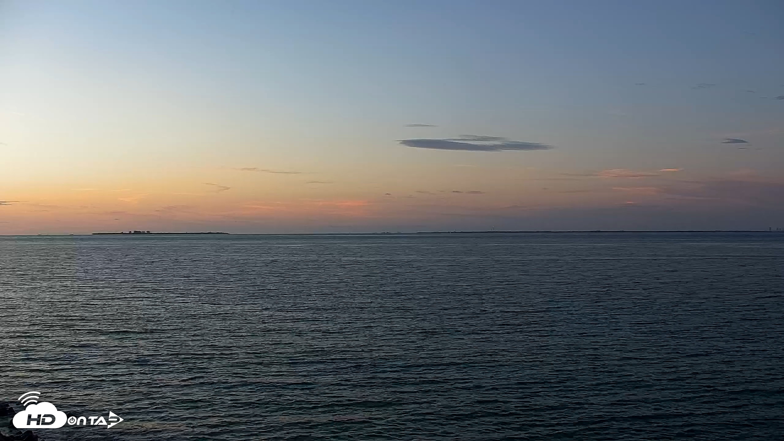 Snapshot of Anna Maria Island Florida Live Webcam taken Jun 12, 2026, 8:34pm EDT