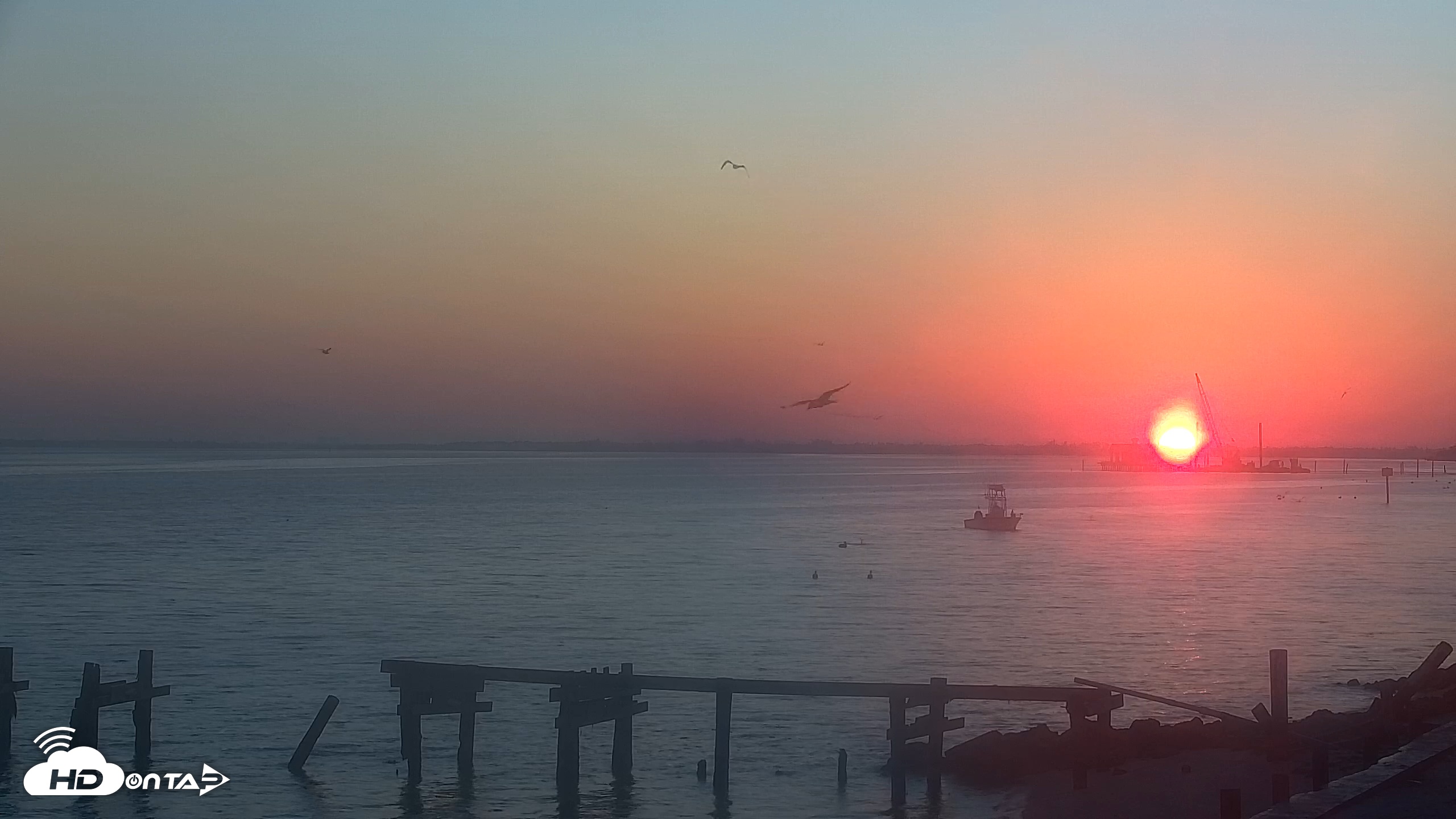 Snapshot of Anna Maria Island Florida Live Webcam taken Nov 21, 2025, 6:59am EST