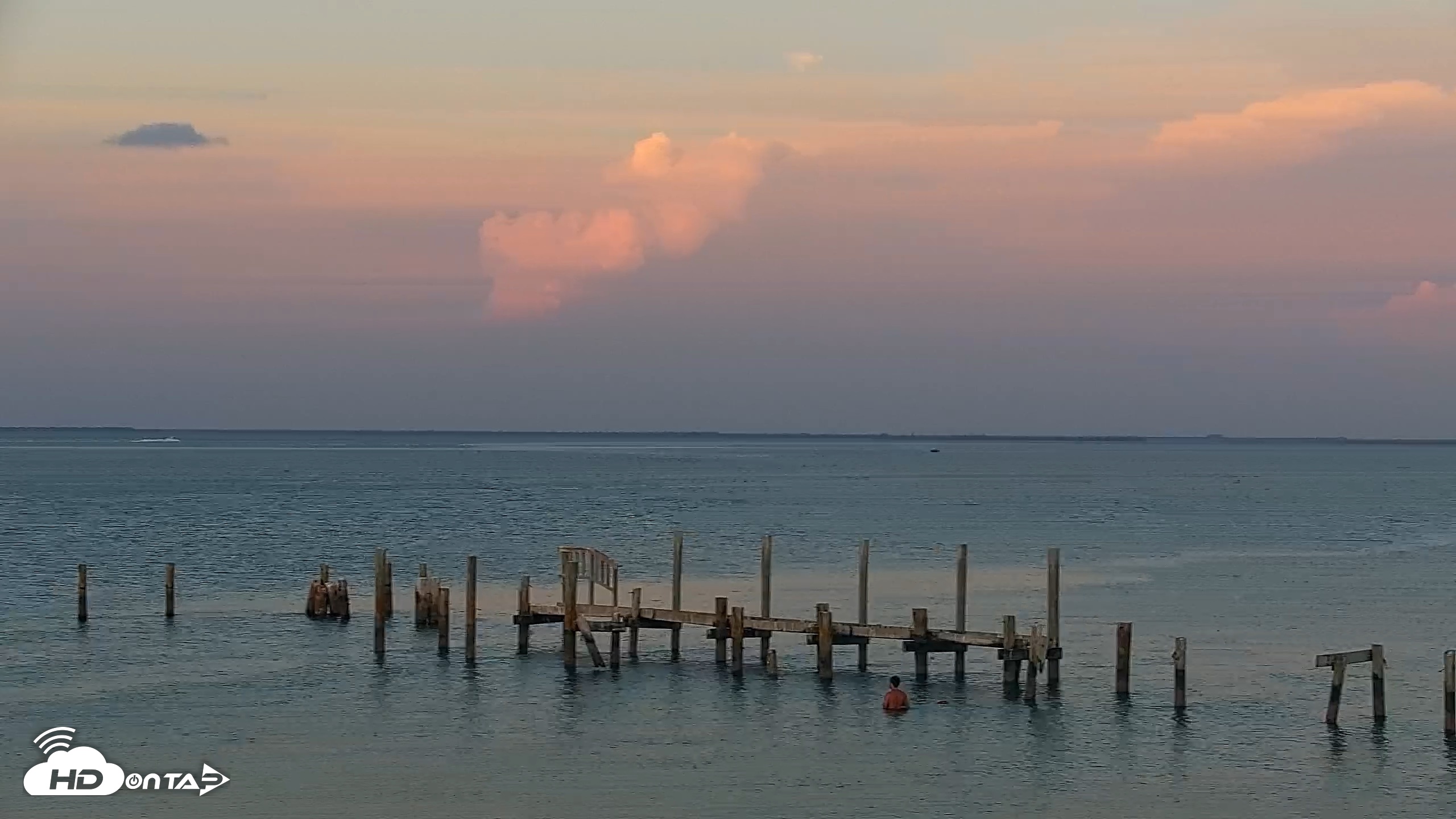 Snapshot of Anna Maria Island Florida Live Webcam taken Aug 25, 2026, 7:55pm EDT