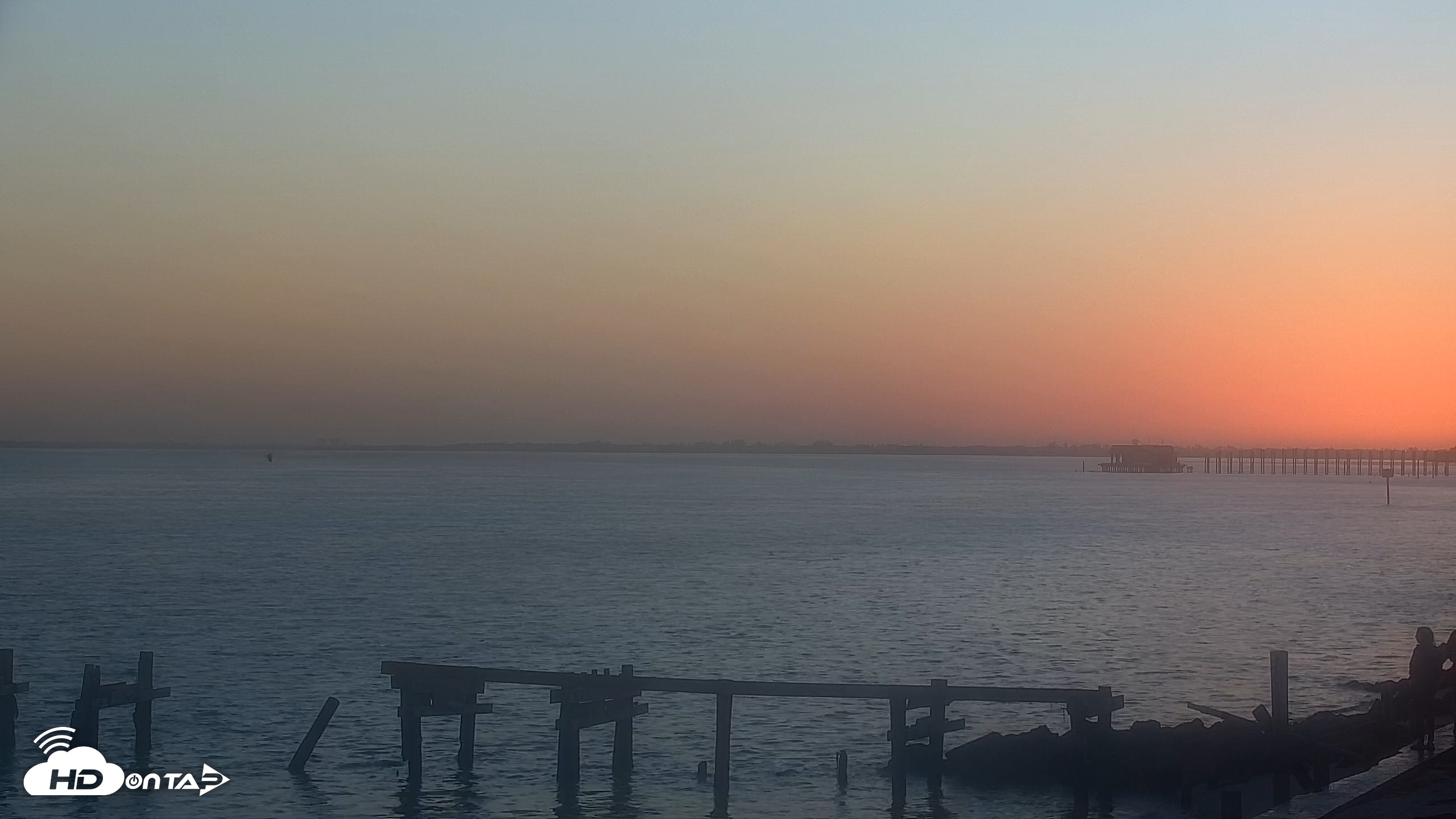 Snapshot of Anna Maria Island Florida Live Webcam taken Dec 24, 2025, 7:19am EST