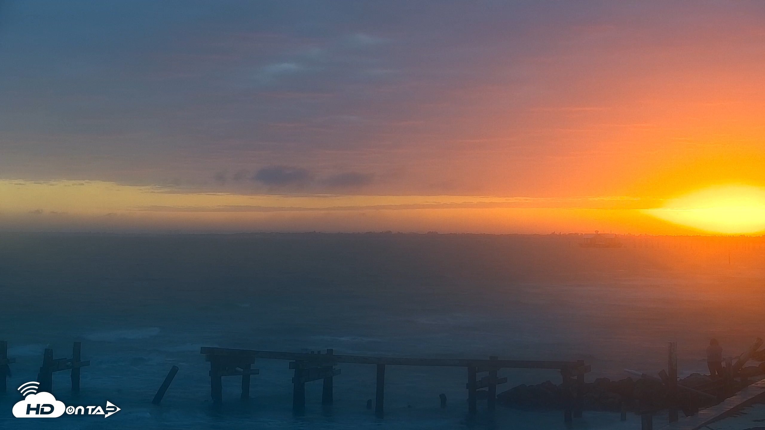 Snapshot of Anna Maria Island Florida Live Webcam taken Dec 16, 2025, 7:14am EST