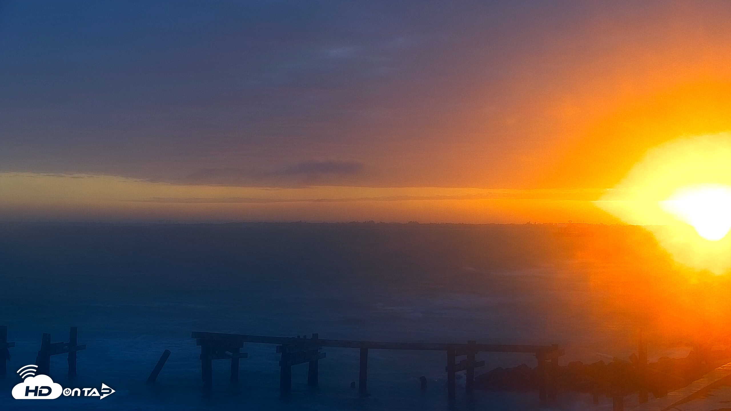 Snapshot of Anna Maria Island Florida Live Webcam taken Dec 16, 2025, 7:16am EST