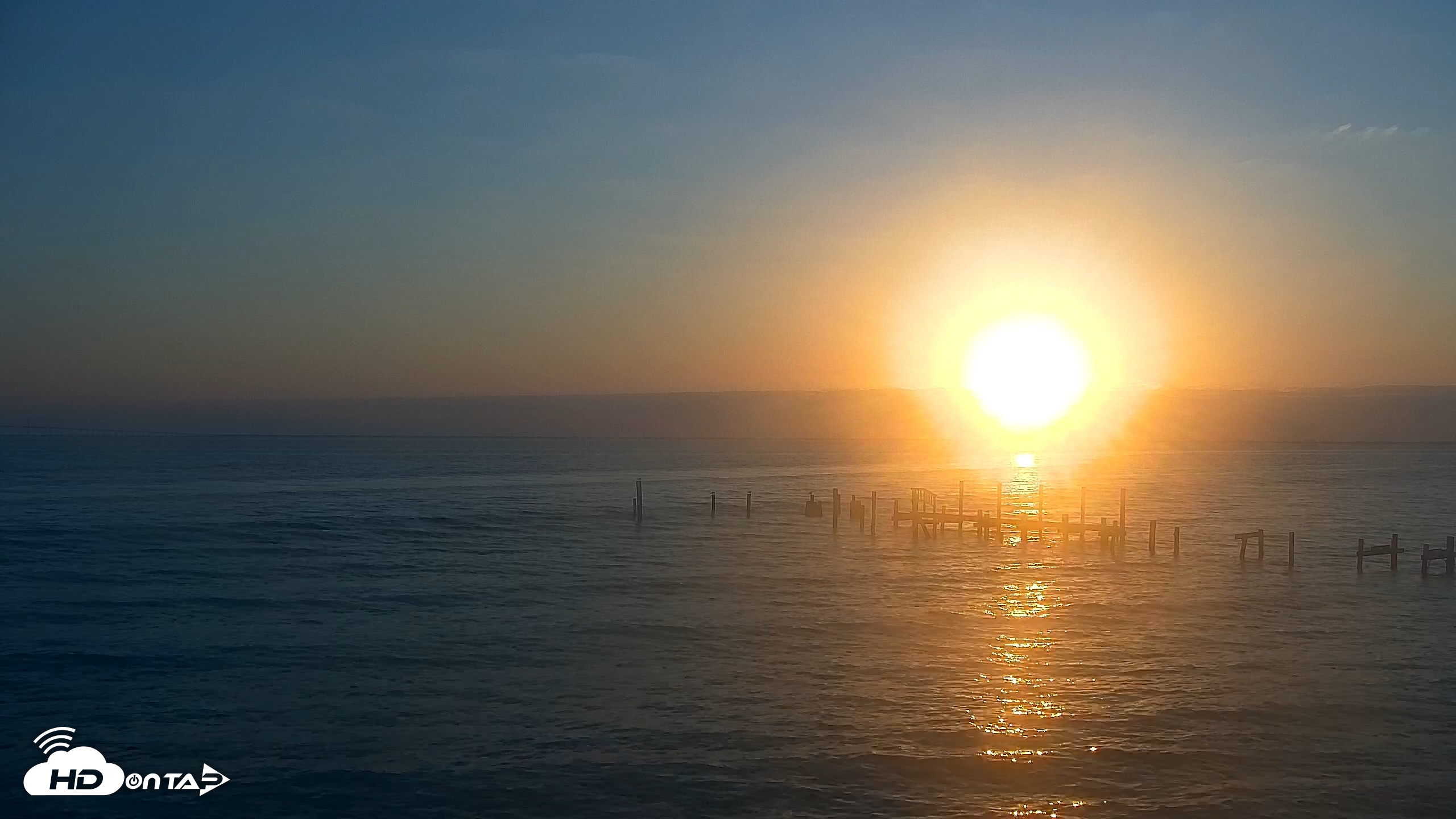 Snapshot of Anna Maria Island Florida Live Webcam taken Apr 17, 2026, 7:16am EDT