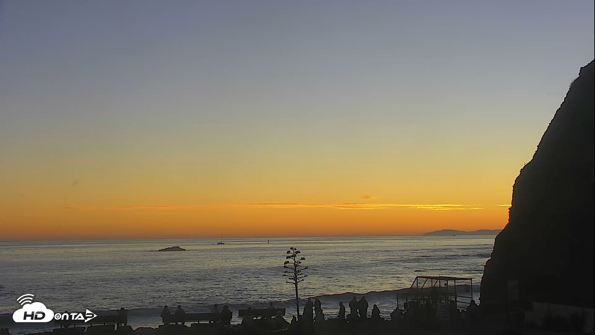 Snapshot of Dana Point Harbor Laguna Cliffs Resort Live Webcam taken Oct 19, 2025, 6:26pm PDT