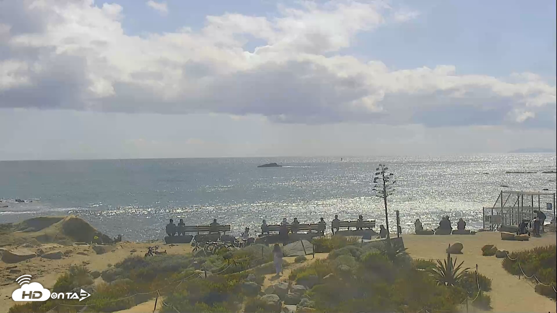 Snapshot of Dana Point Harbor Laguna Cliffs Resort Live Webcam taken Apr 26, 2026, 3:27pm PDT