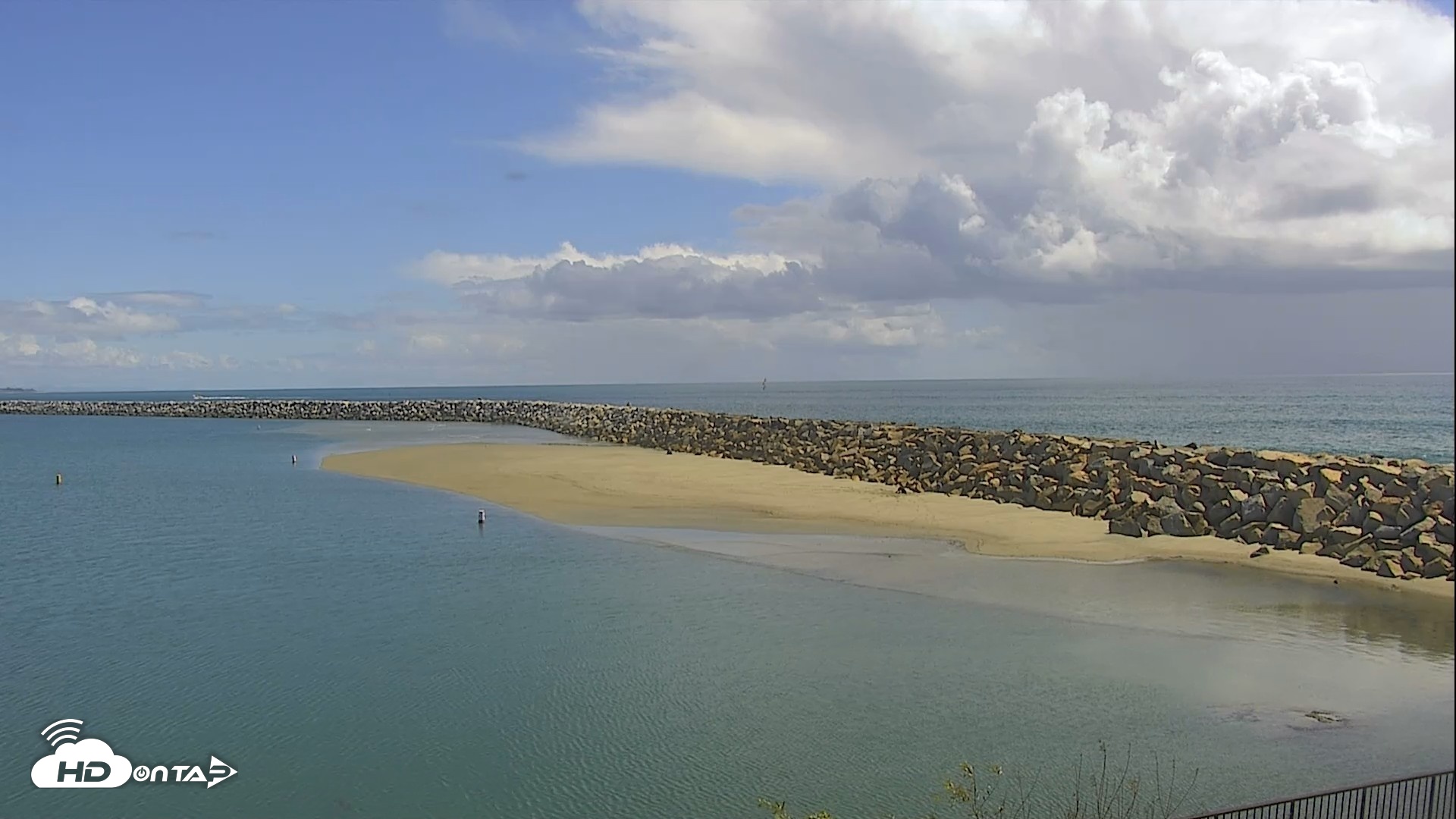 Snapshot of Dana Point Harbor Laguna Cliffs Resort Live Webcam taken Apr 13, 2026, 2:25pm PDT