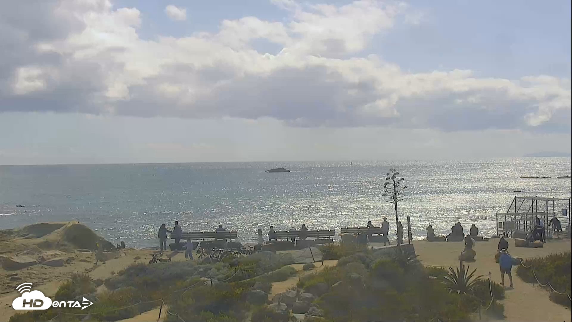 Snapshot of Dana Point Harbor Laguna Cliffs Resort Live Webcam taken Apr 26, 2026, 3:26pm PDT