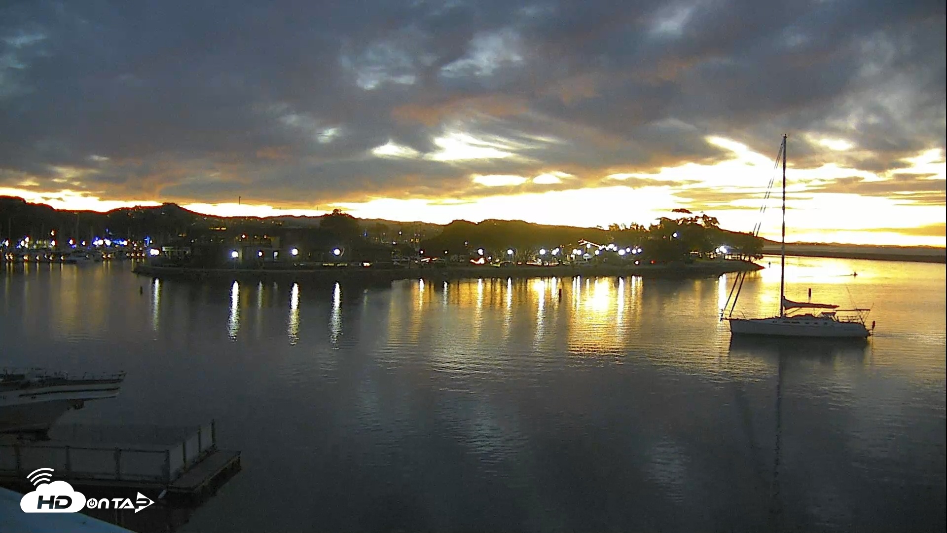 Snapshot of Dana Point Harbor Laguna Cliffs Resort Live Webcam taken Dec 4, 2025, 6:15am PST