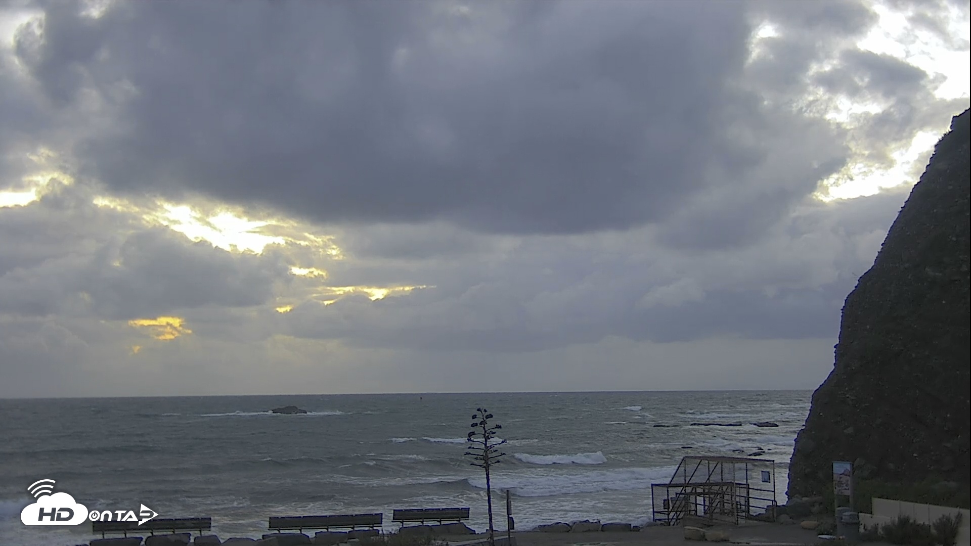 Snapshot of Dana Point Harbor Laguna Cliffs Resort Live Webcam taken Feb 19, 2026, 5:48pm PST