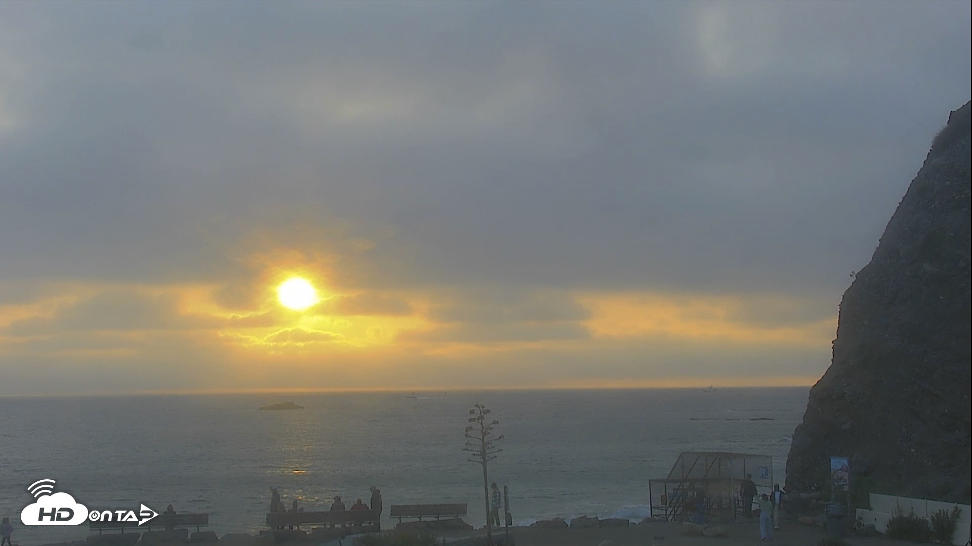 Snapshot of Dana Point Harbor Laguna Cliffs Resort Live Webcam taken Dec 14, 2025, 4:23pm PST