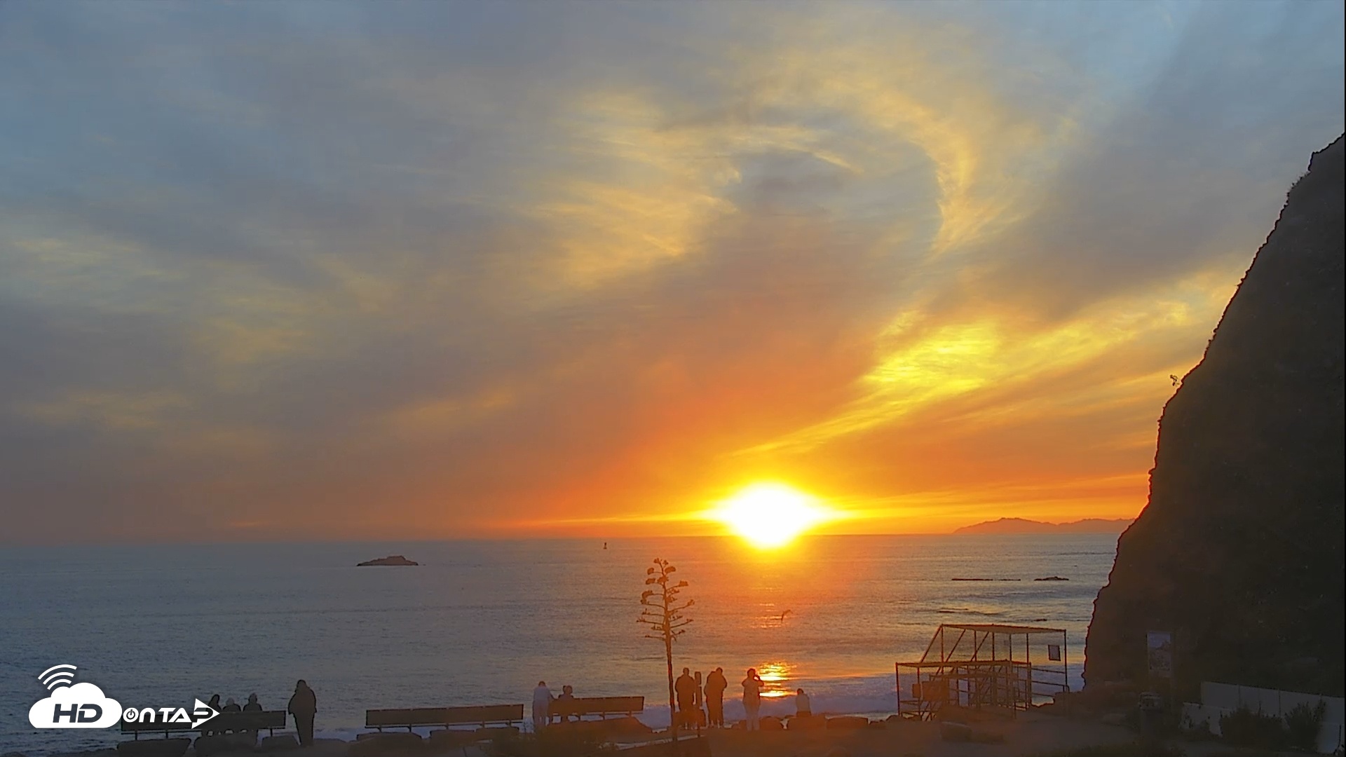 Snapshot of Dana Point Harbor Laguna Cliffs Resort Live Webcam taken Jan 28, 2026, 5:16pm PST