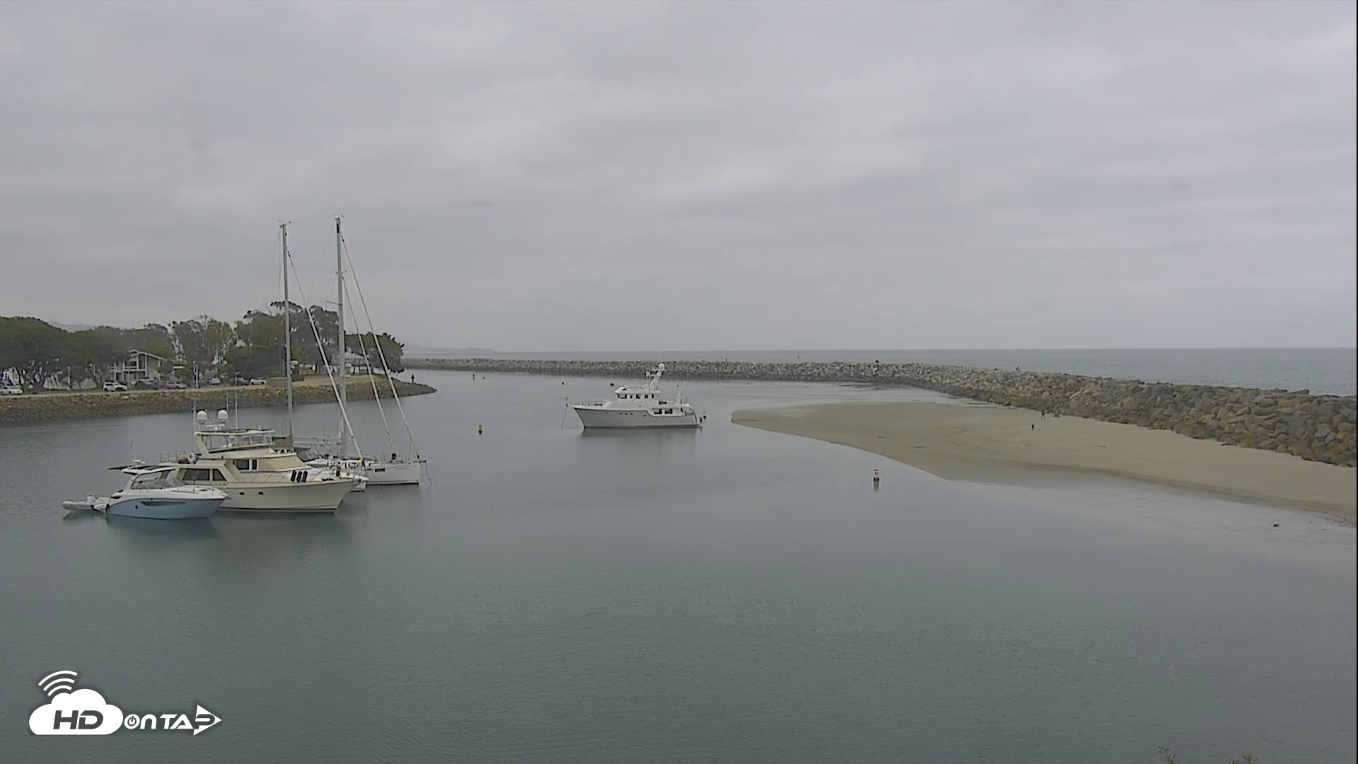 Snapshot of Dana Point Harbor Laguna Cliffs Resort Live Webcam taken May 22, 2026, 8:33am PDT