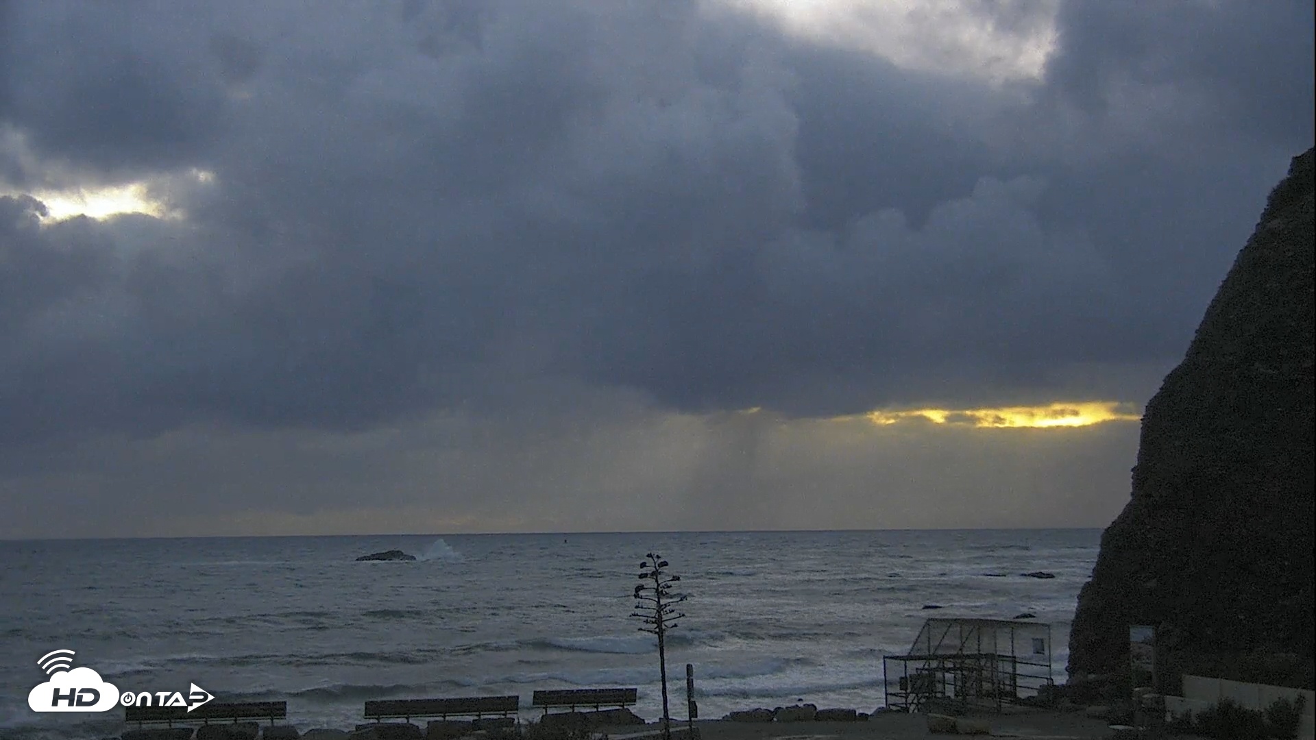 Snapshot of Dana Point Harbor Laguna Cliffs Resort Live Webcam taken Feb 19, 2026, 6:01pm PST